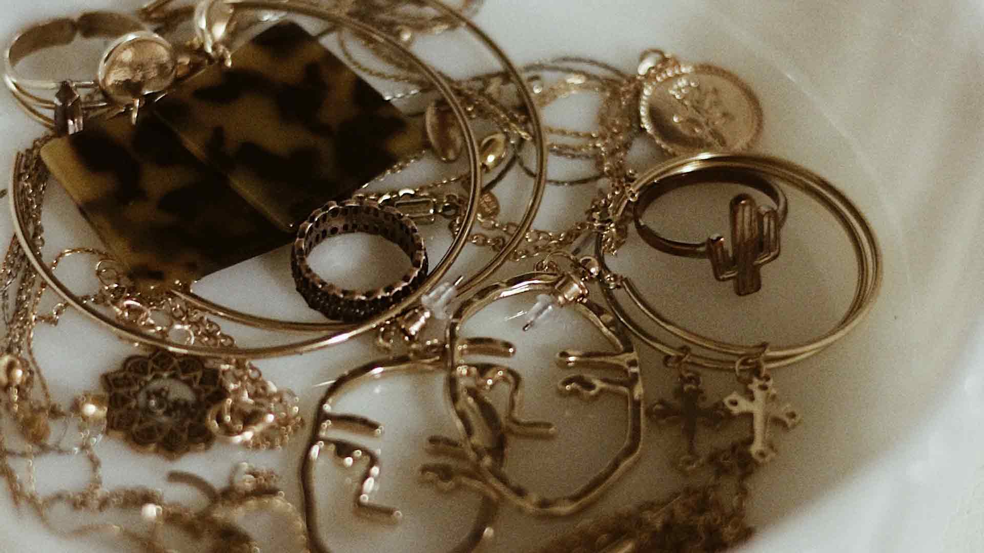 Why Artificial Jewellery Is Better Than Real Jewellery