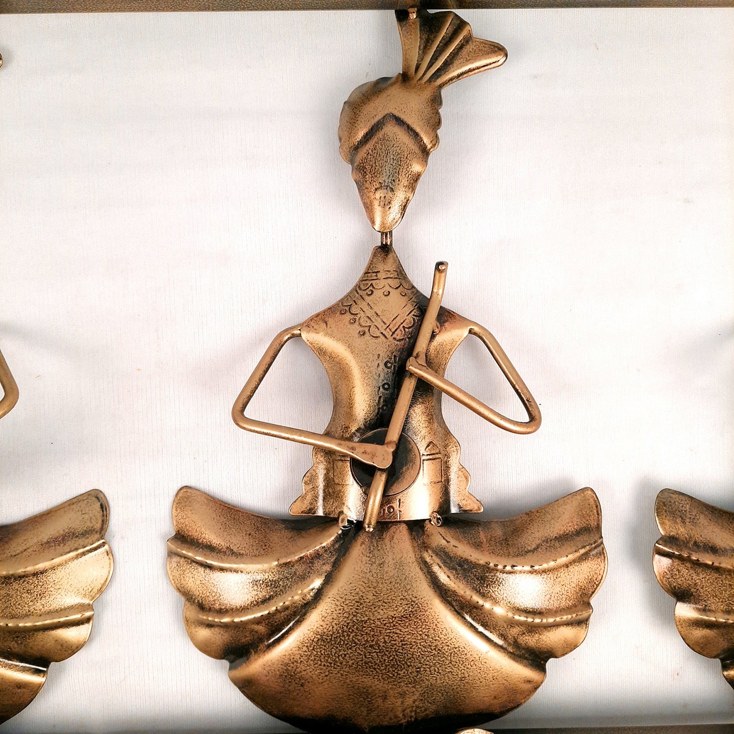 Wall Showpiece | Wall Art Decor Pagdi Musician - 42 Inch-Apkamart