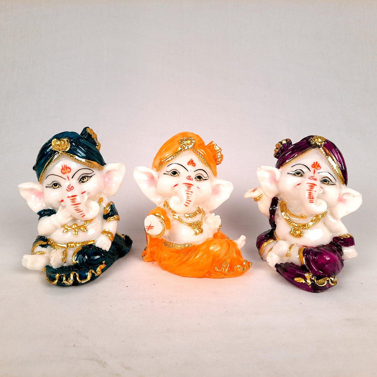 Ganpati Idol | Ganesha for Car Dashboard - 4 inch (Set of 3)- Apkamart