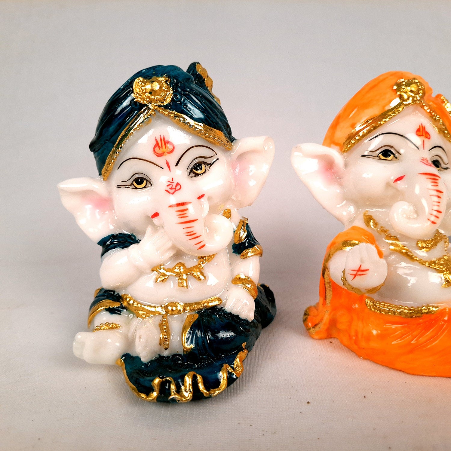 Ganpati Idol | Ganesha for Car Dashboard - 4 inch (Set of 3)- Apkamart