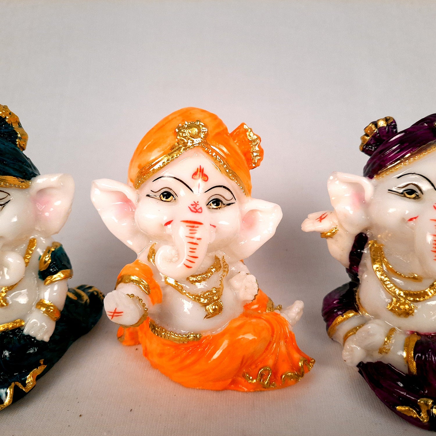 Ganpati Idol | Ganesha for Car Dashboard - 4 inch (Set of 3)- Apkamart