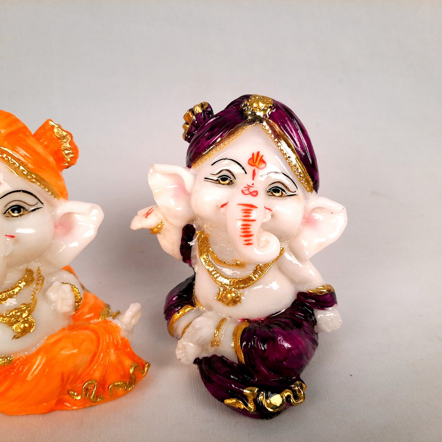 Ganpati Idol | Ganesha for Car Dashboard - 4 inch (Set of 3)- Apkamart