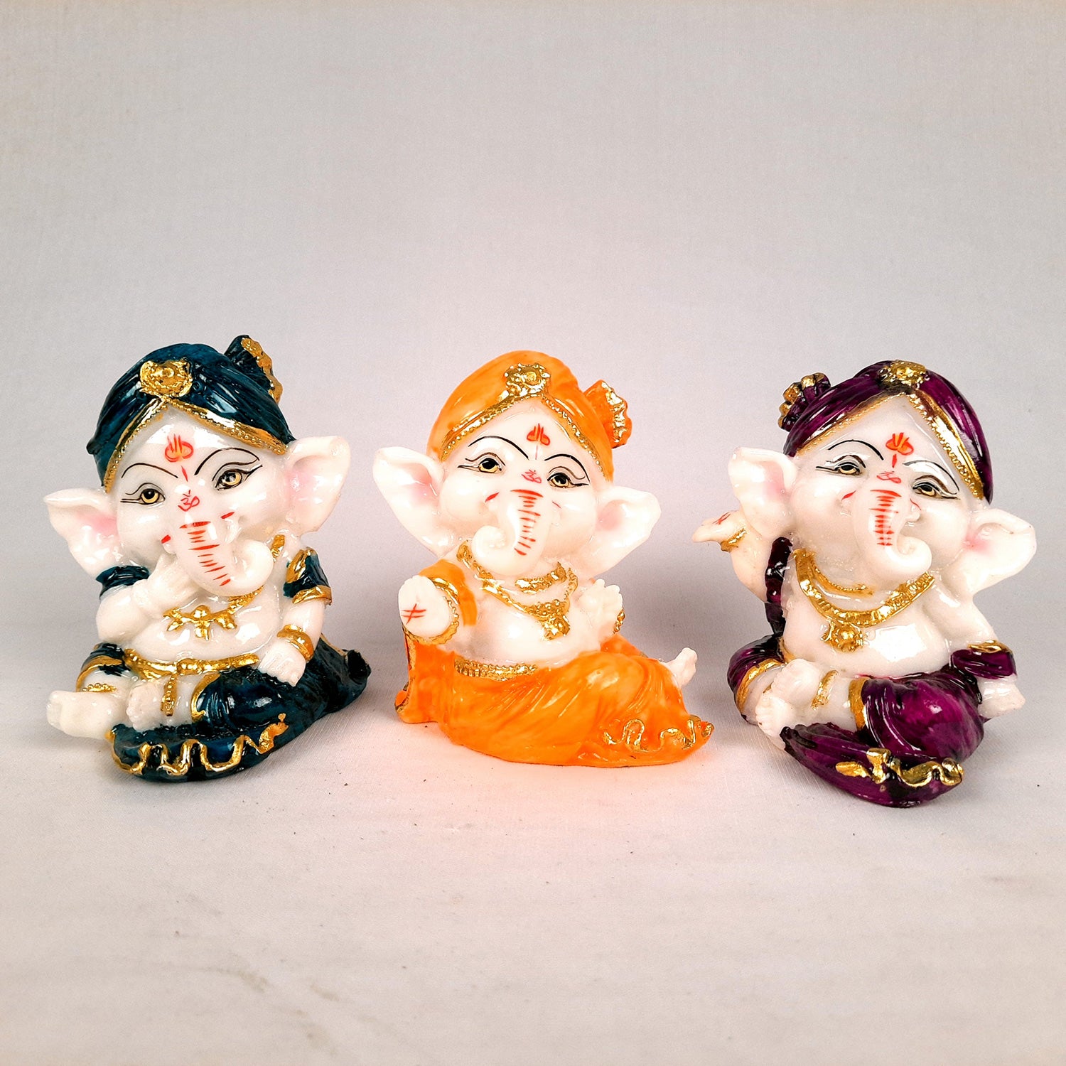 Ganpati Idol | Ganesha for Car Dashboard - 4 inch (Set of 3)- Apkamart