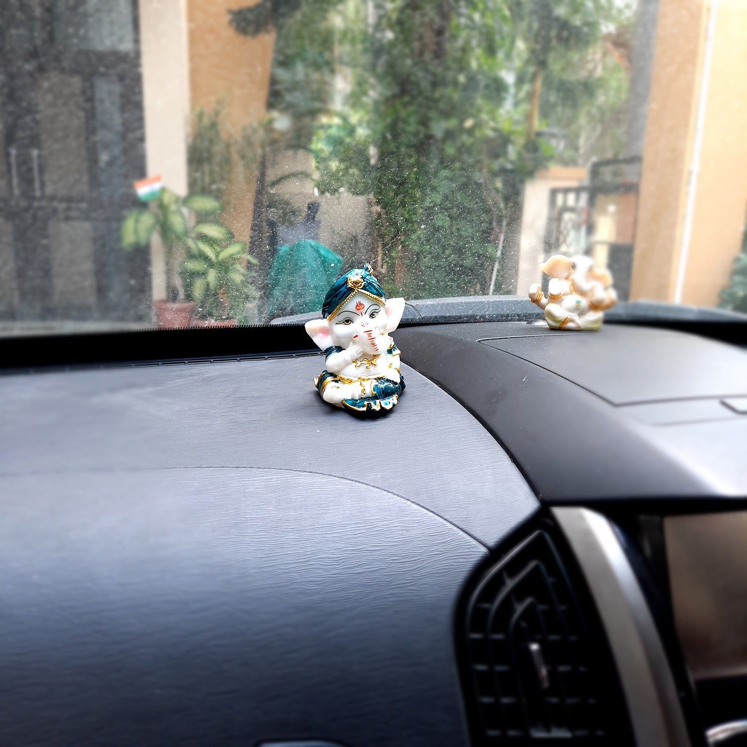 Ganpati Idol | Ganesha for Car Dashboard - 4 inch (Set of 3)- Apkamart