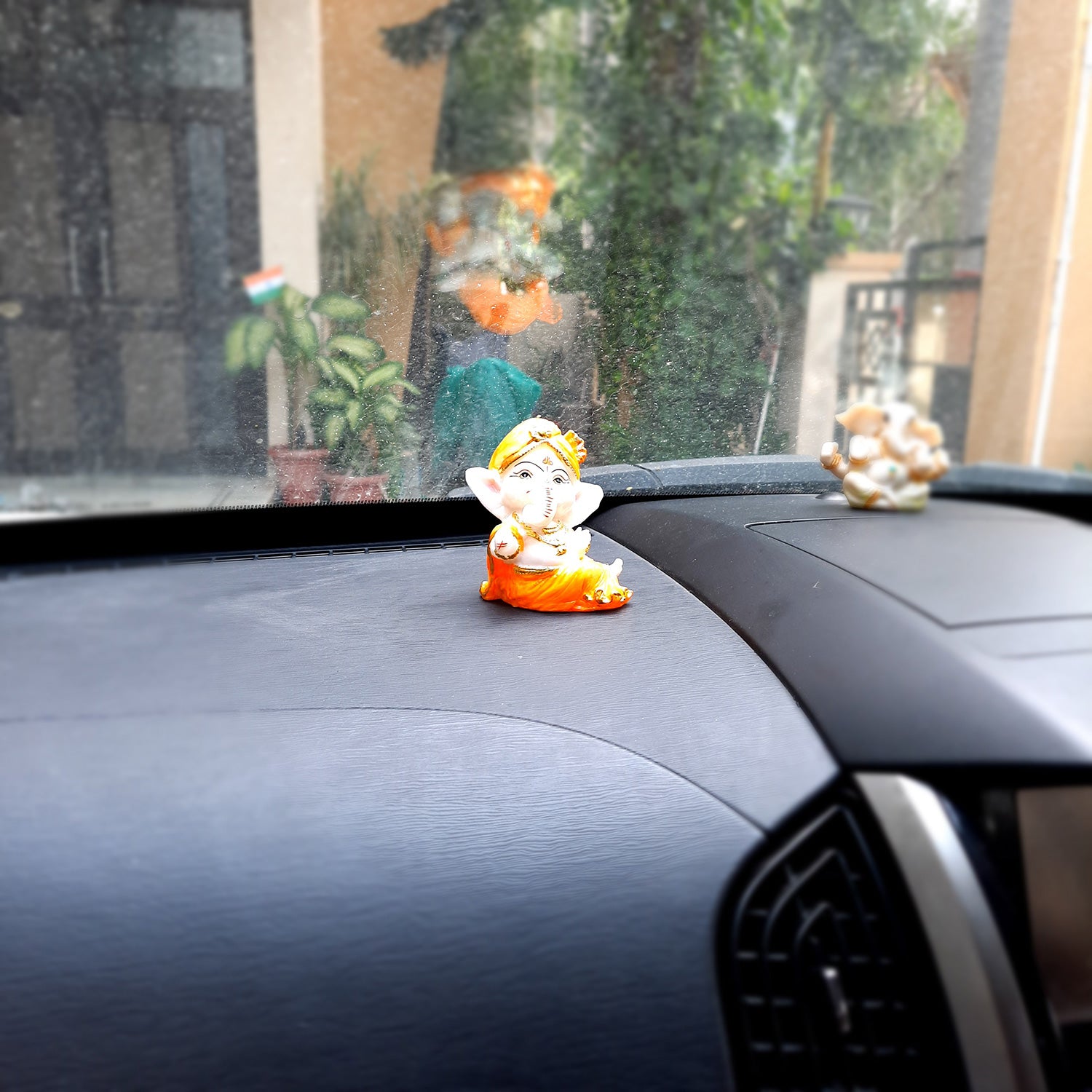 Ganpati Idol | Ganesha for Car Dashboard - 4 inch (Set of 3)- Apkamart
