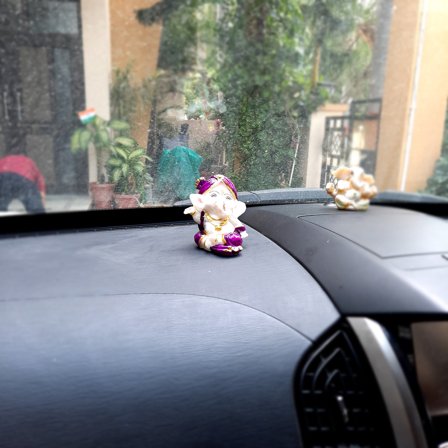 Ganpati Idol | Ganesha for Car Dashboard - 4 inch (Set of 3)- Apkamart