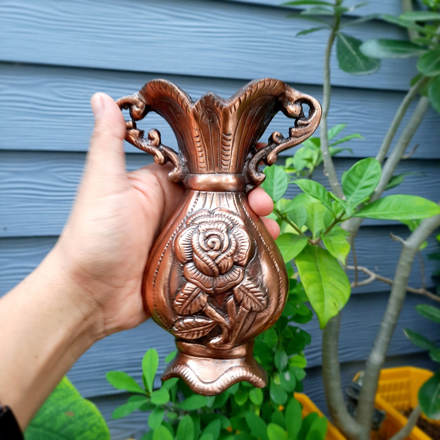 Vase | Flower Pot - Metal | Showpiece Cum Vase - for Home Decoration, Living Room, Table, Shelf, Office , Interior Decor | Gifts for All Occasions - 8 Inches