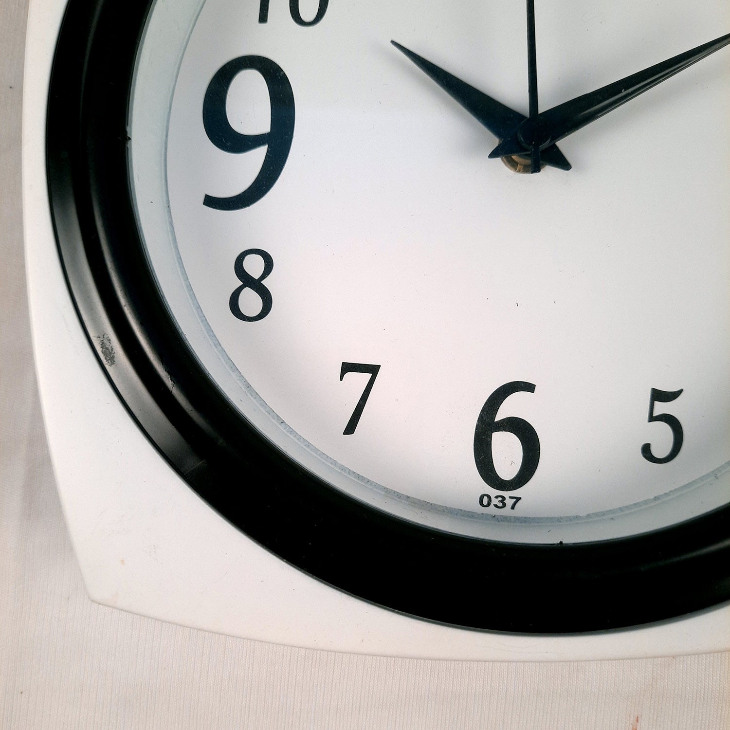 Wall Clock | Stylish Square Clock Wall Mount - For Home, Living Room, Bedroom, Office & Hall Decoration & Gifts - Apkamart