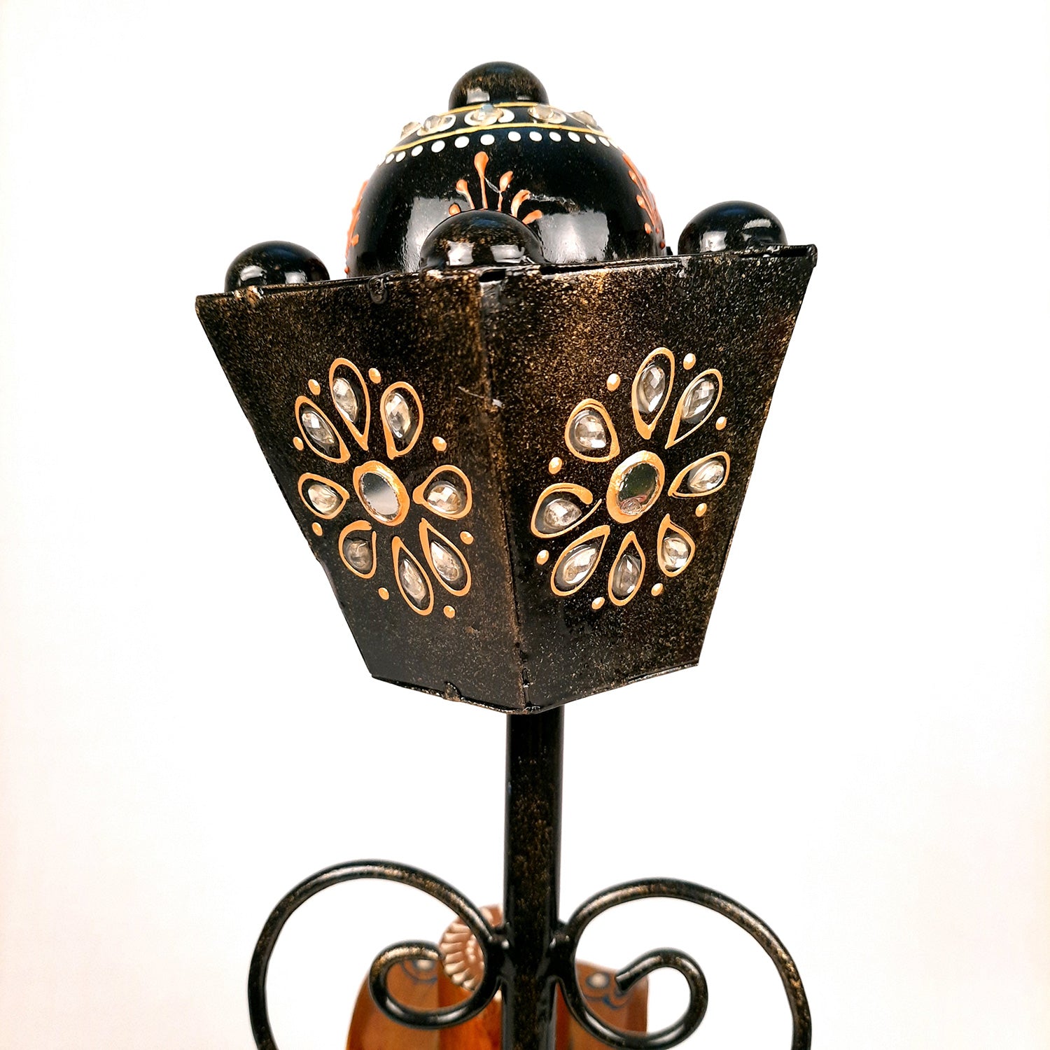 Showpiece Set - Musician Playing Musical Instrument Under Lamp Post | Handicraft Figurines With Kundan Work - For Table, Living Room, Bedroom & TV Unit | Big Show Piece For Office Desk & Gifts- 22 Inch (Set of 2) - apkamart