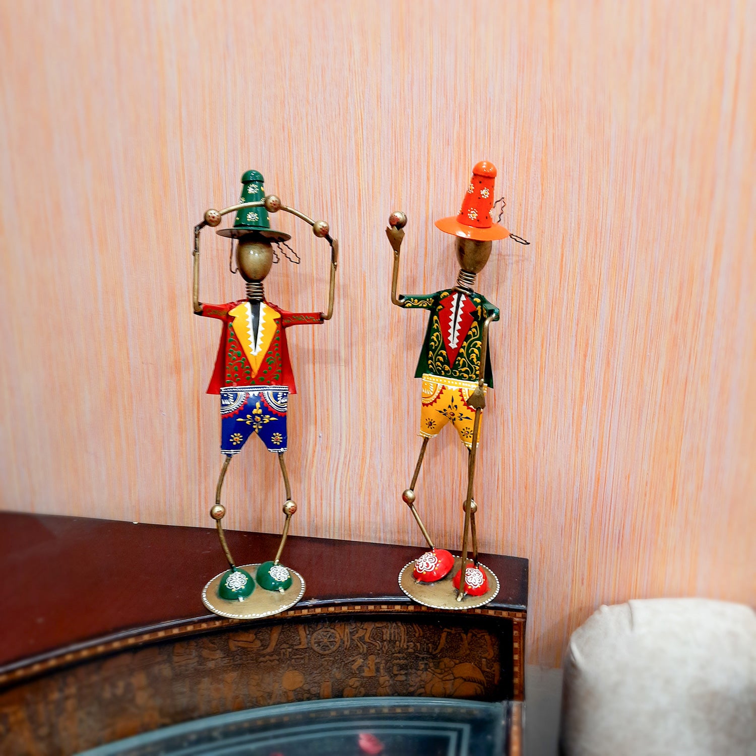 Showpiece - Circus Joker Juggling Balls Design | Decorative Figurines - For Home, Table, Living Room & TV Unit | Show Piece For Office Desk & Gifts- 18 Inch - Apkamart #Style_Design 1 - Pack of 2