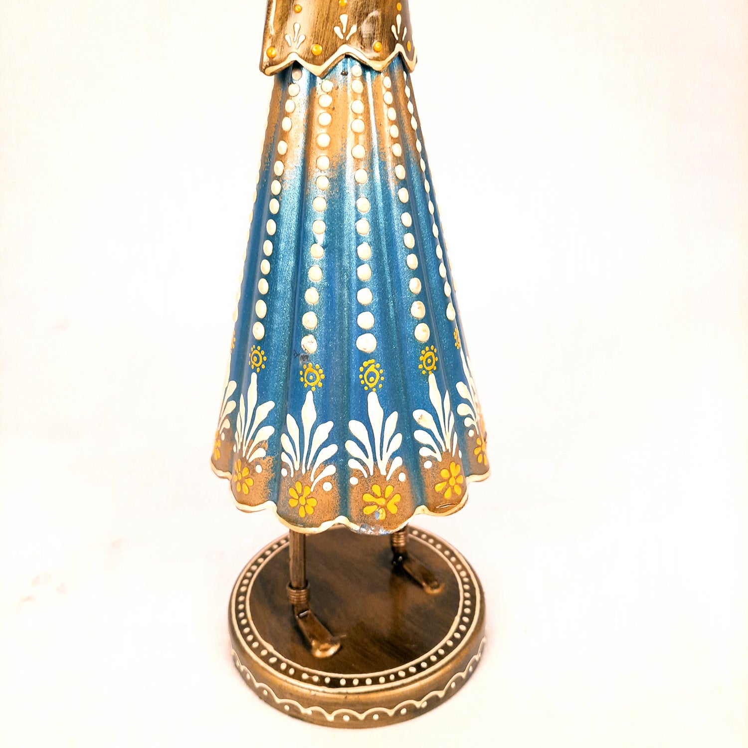 Showpiece Village Worker Ladies | Artifacts for Home, Table, Living Room, TV Unit & Bedroom Decor | Decorative Show piece for Office Desk & Gifts - 15 Inch (Set of 2) - Apkamart