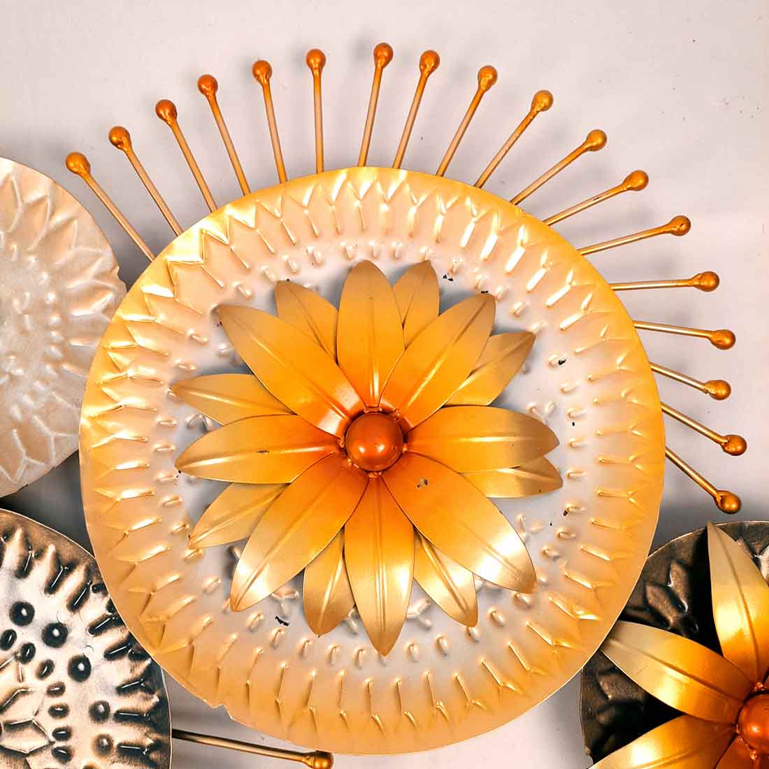 Flower Wall Hanging - Unique Wall Art Decor for Living Room - 21 Inch- Apkamart