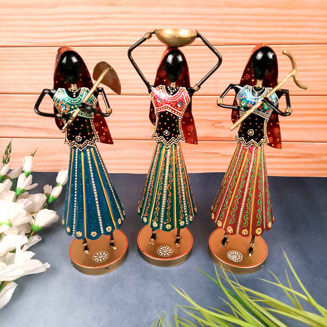 Worker Lady Showpiece - Female Figurines - for Side Table Decoration - 14 Inch- Apkamart