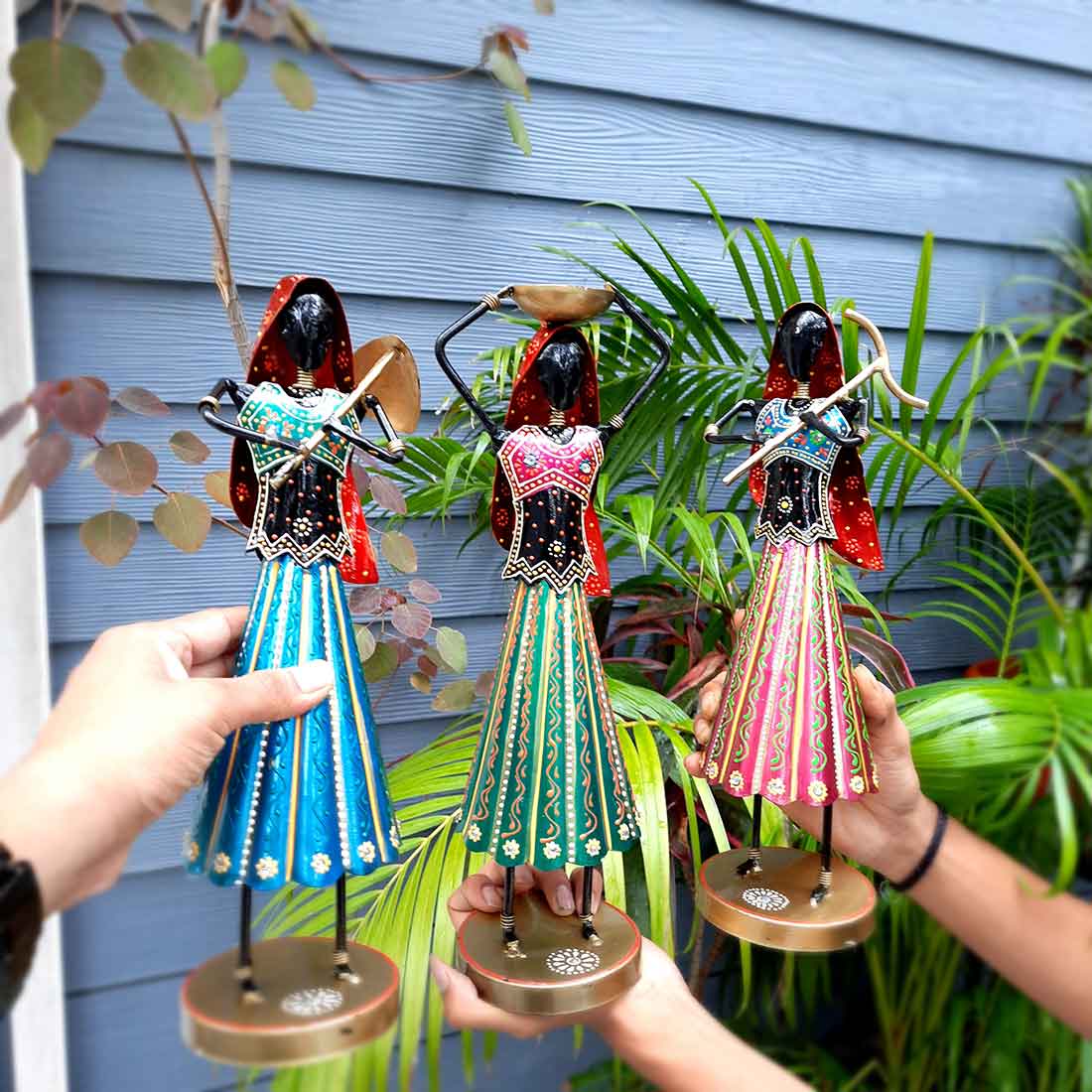 Worker Lady Showpiece - Female Figurines - for Side Table Decoration - 14 Inch- Apkamart