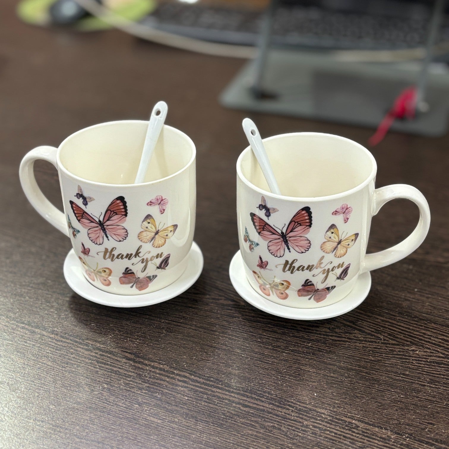 Coffee Mug Set of 2 with Lid and Spoon | Stylish Ceramic Cup Set for Coffee, Tea, Milk & Hot Drinks | Premium Gift Set for Home, Office & Gifting - 350ml - Apkamart