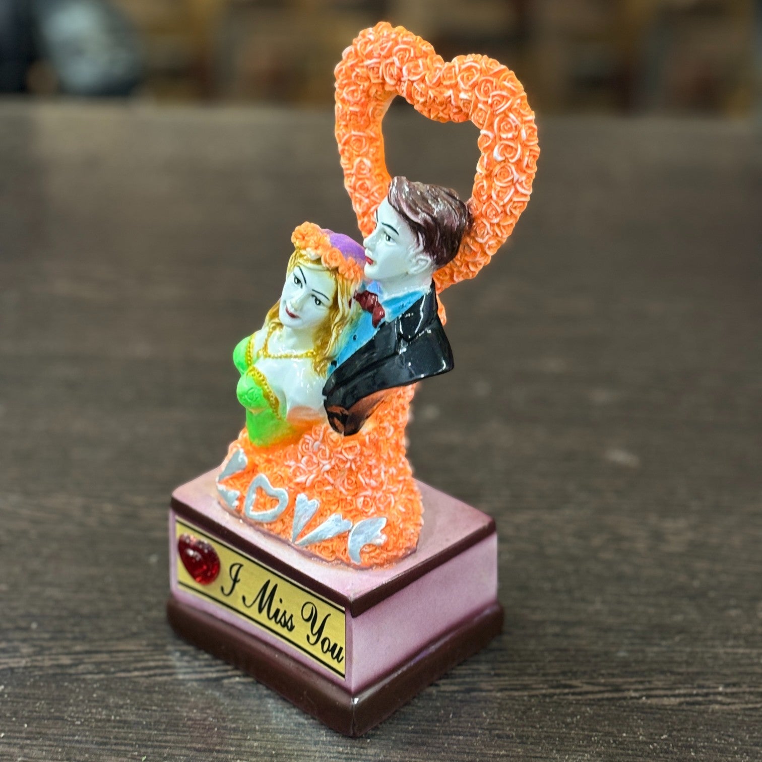 Beautiful Couple Showpiece | Romantic Love Resin Statue for Bedroom & Living Room Décor | Ideal Gift for Valentine, Wedding & Anniversary - 9 Inch - Apkamart