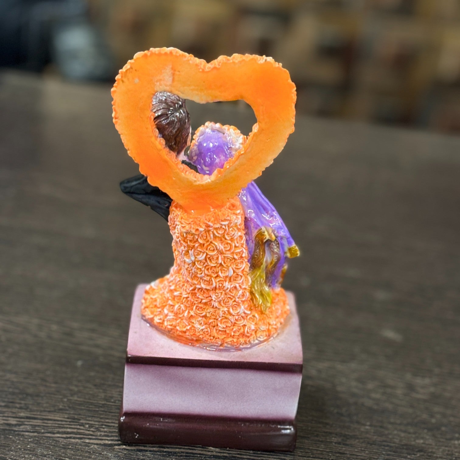 Beautiful Couple Showpiece | Romantic Love Resin Statue for Bedroom & Living Room Décor | Ideal Gift for Valentine, Wedding & Anniversary - 9 Inch - Apkamart