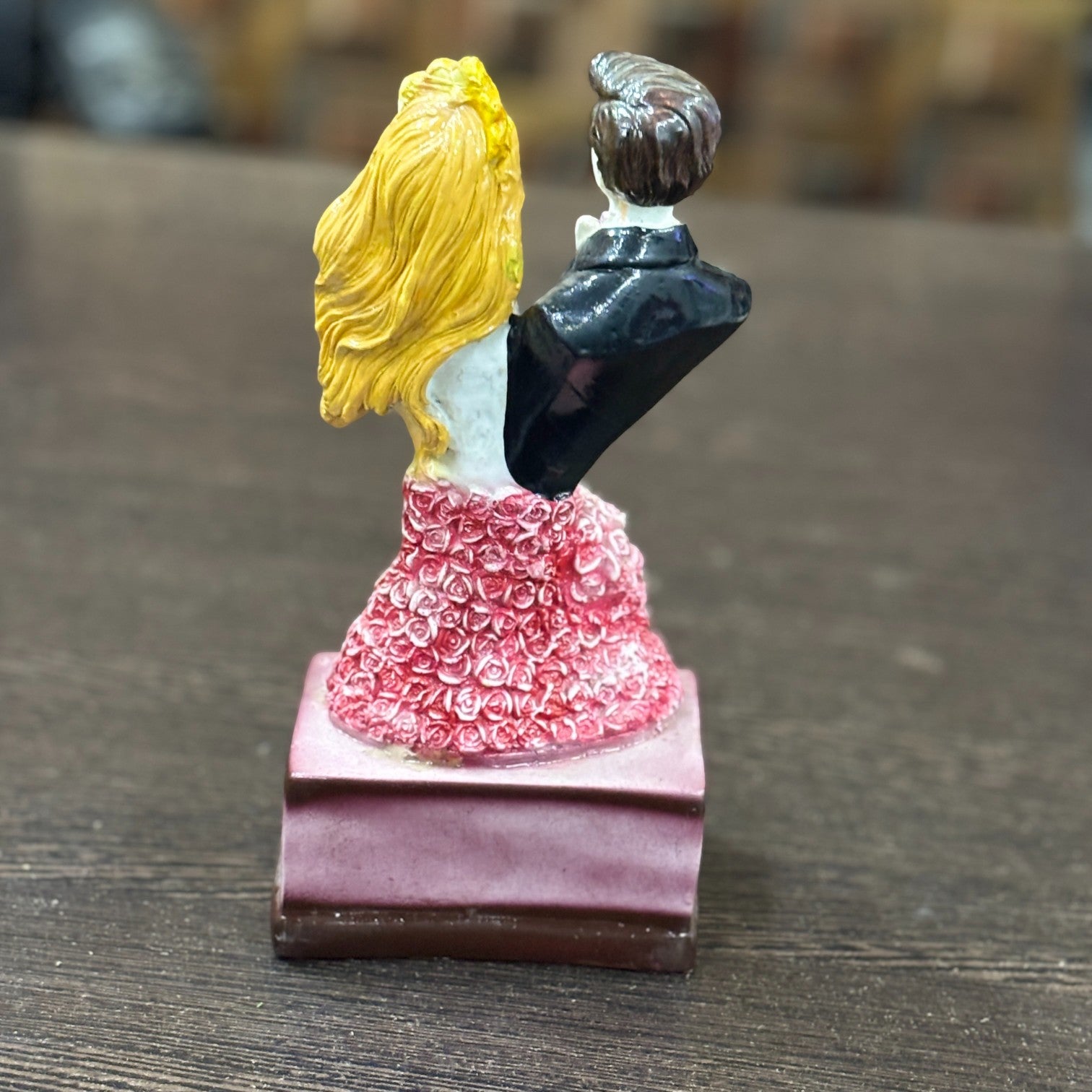 Couple Figurine Showpiece | Romantic Resin Sculpture | Perfect Decorative Gift for Anniversary, Wedding, Valentine’s Day & Home Decor - 10 Inch - Apkamart