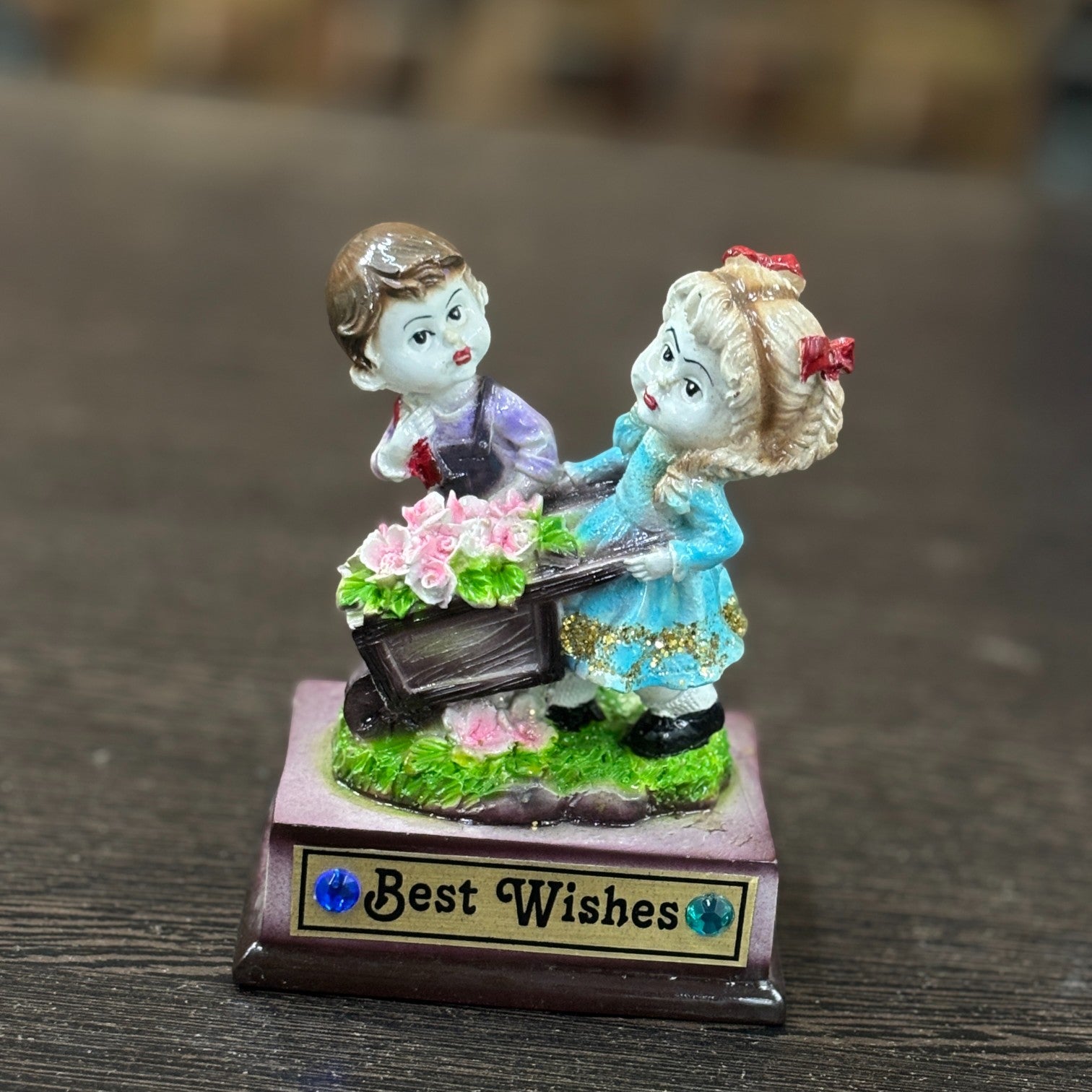 Romantic Couple Figurine | Decorative Resin Statue for Home Decor | Unique Gift Idea for Wedding, Anniversary & Valentine’s Day - 5 Inch - Apkamart