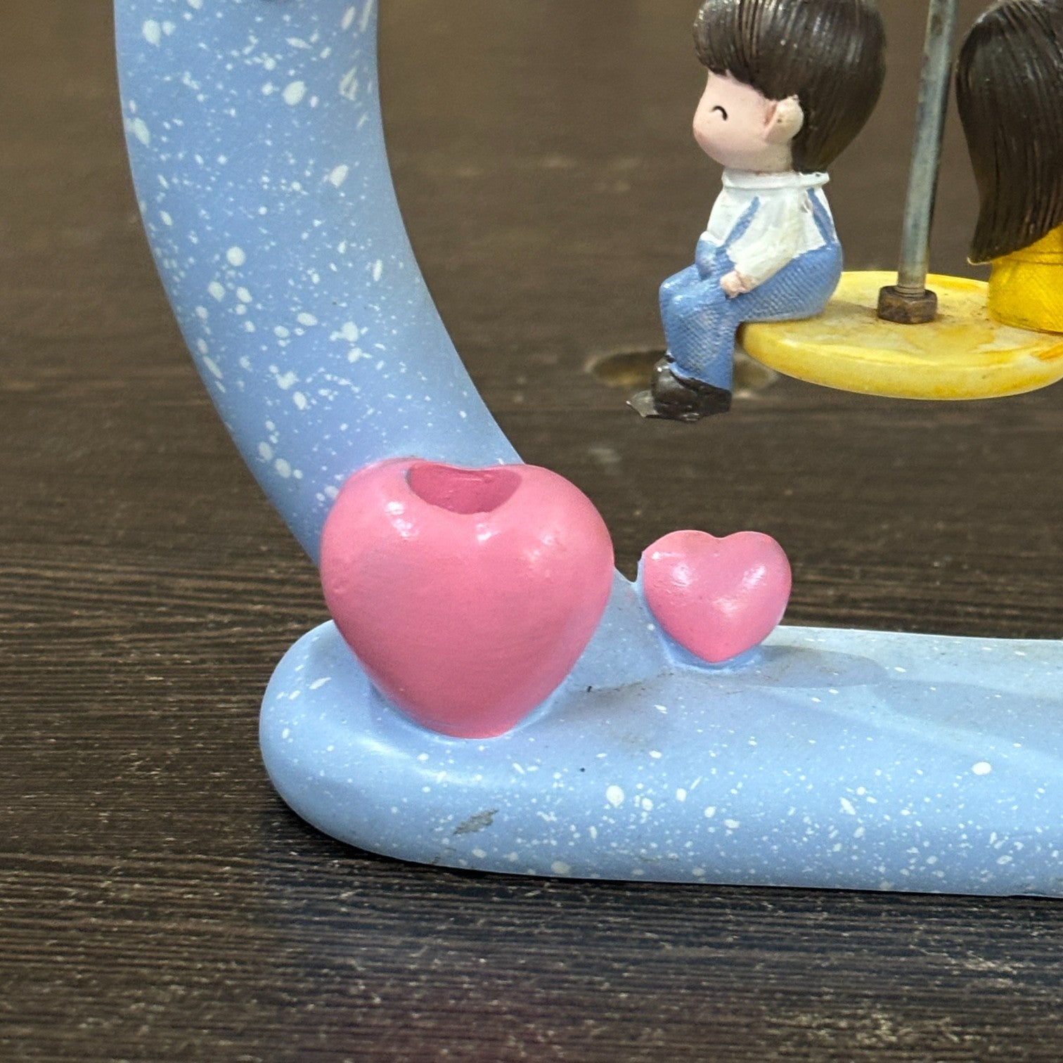 Couple Showpiece | Romantic Love Figurine for Home, Bedroom & Living Room Decor | Decorative Resin Couple Statue for Valentine, Anniversary & Gifting - 7 Inch - Apkamart