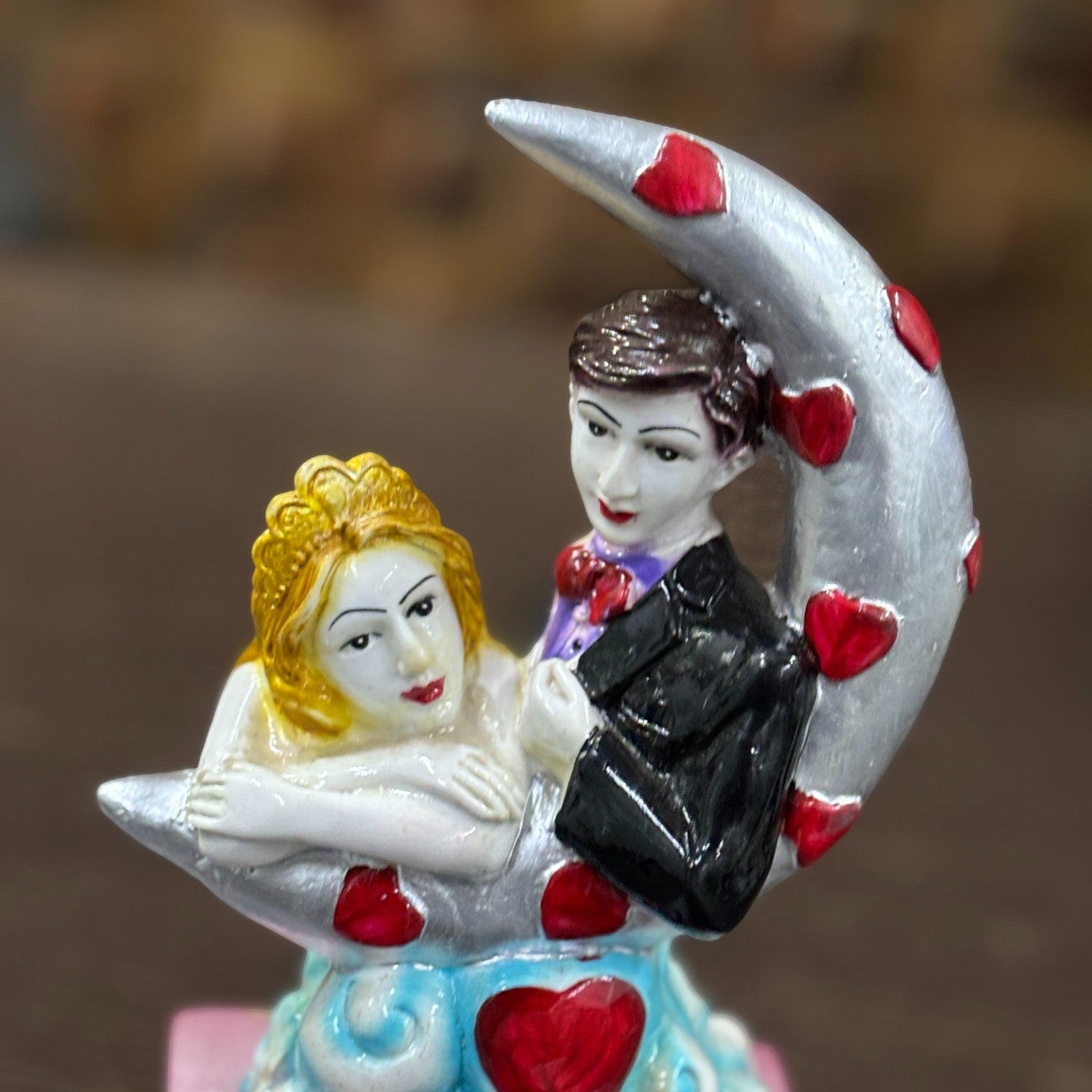 Couple Showpiece | Romantic Love Figurine | Decorative Resin Sculpture for Home Decor, Bedroom & Living Room | Perfect Gift for Anniversary & Valentine’s Day - 9 Inch - Apkamart
