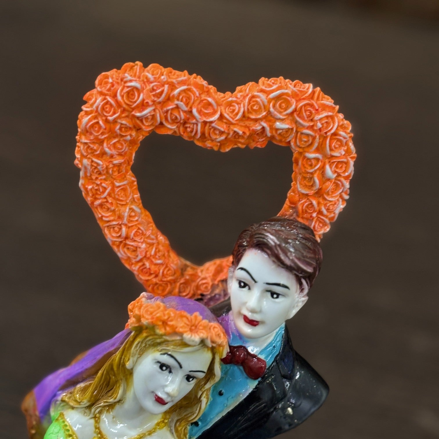 Beautiful Couple Showpiece | Romantic Love Resin Statue for Bedroom & Living Room Décor | Ideal Gift for Valentine, Wedding & Anniversary - 9 Inch - Apkamart