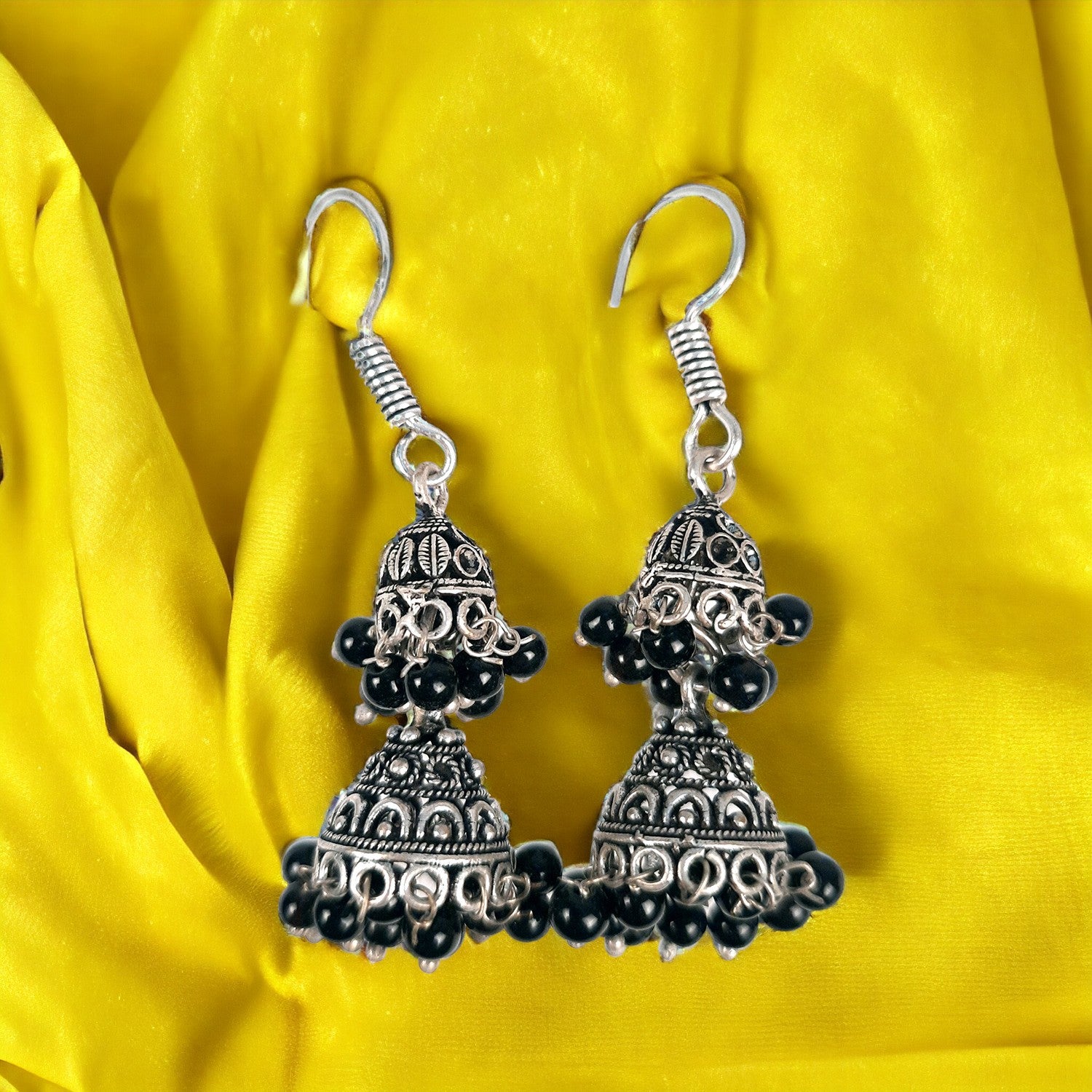 Stylish deals black earrings