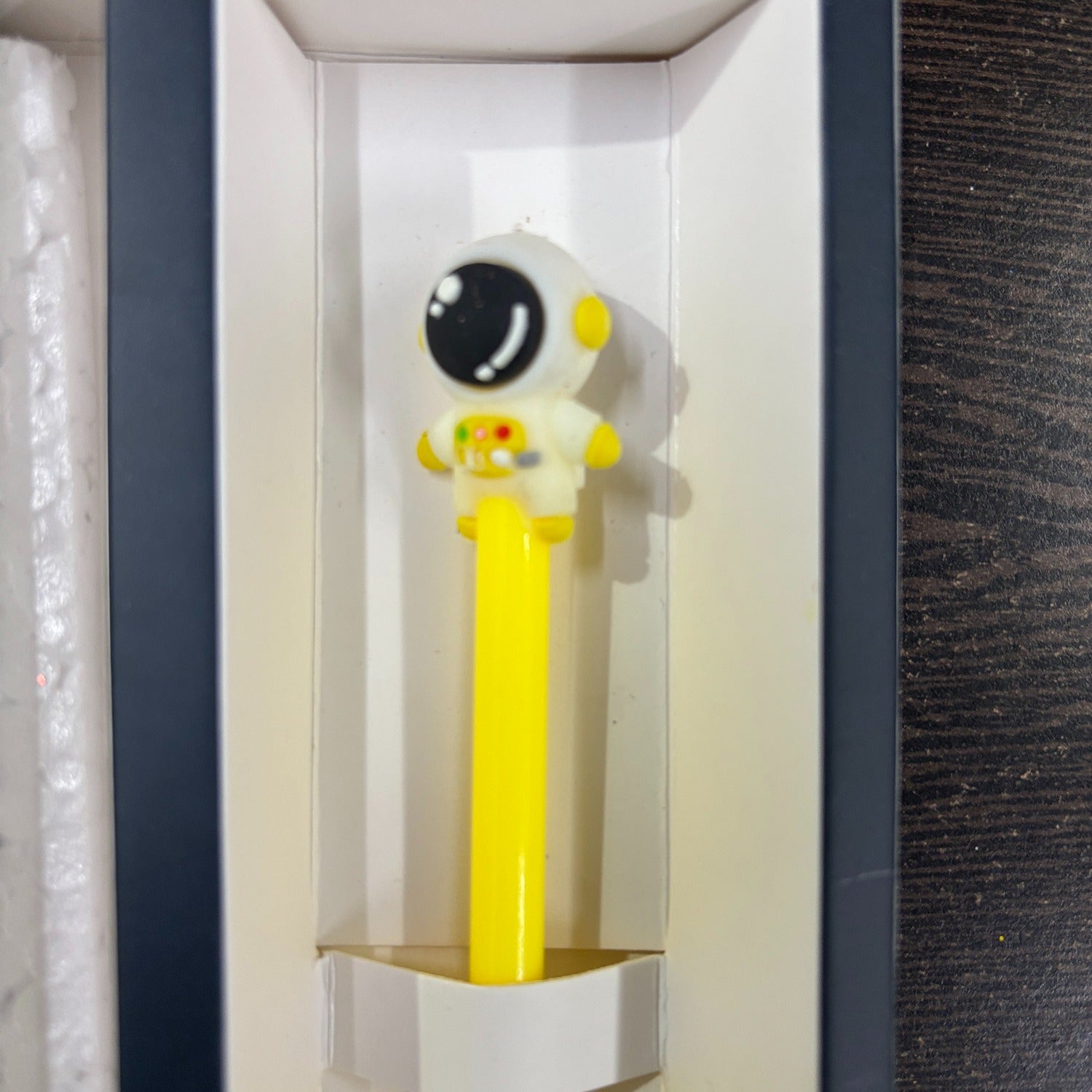 Astronaut Design Spiral Notebook with Pen Diary Notebook with Pen for Kids l School Stationery Notebook for Students Return Gift & Birthday Gift for Children - 8 Inch