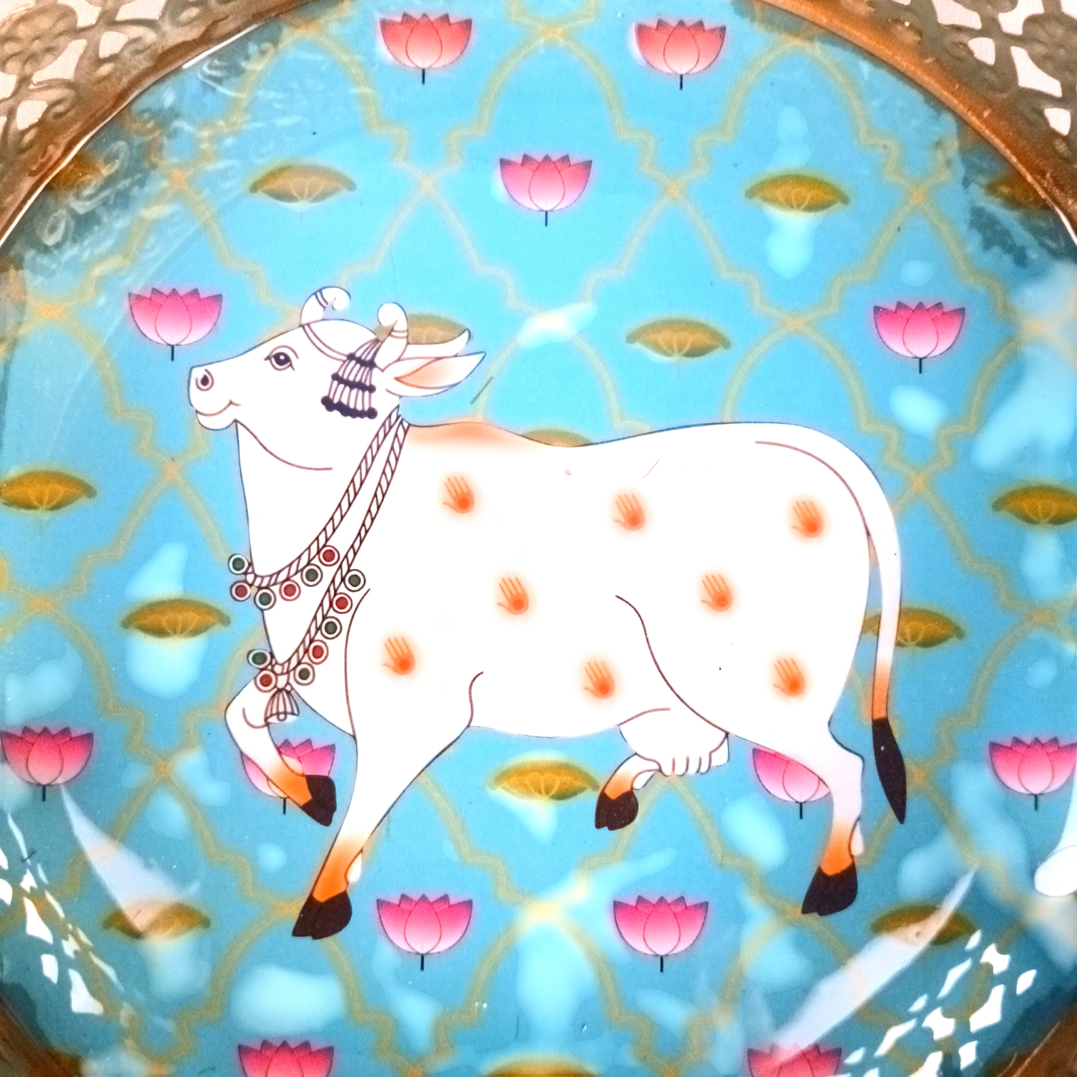 Pichwai Art Round Metal Tray | Decorative Metal Serving Tray for Home, Kitchen & Table Décor | Traditional Handmade Round Tray for Festive & Gifting Use - 8 Inch - Apkamart