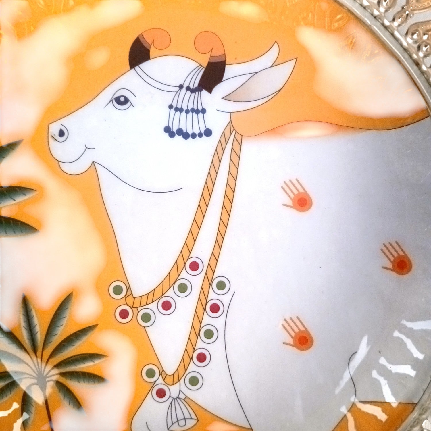 Round Serving Tray | Tray for Kitchen & Home Decor | Handcrafted Decorative Tray | Beautiful Tray for Dining & Center Table | Ideal For Diwali Gift - 8 Inch - Apkamart