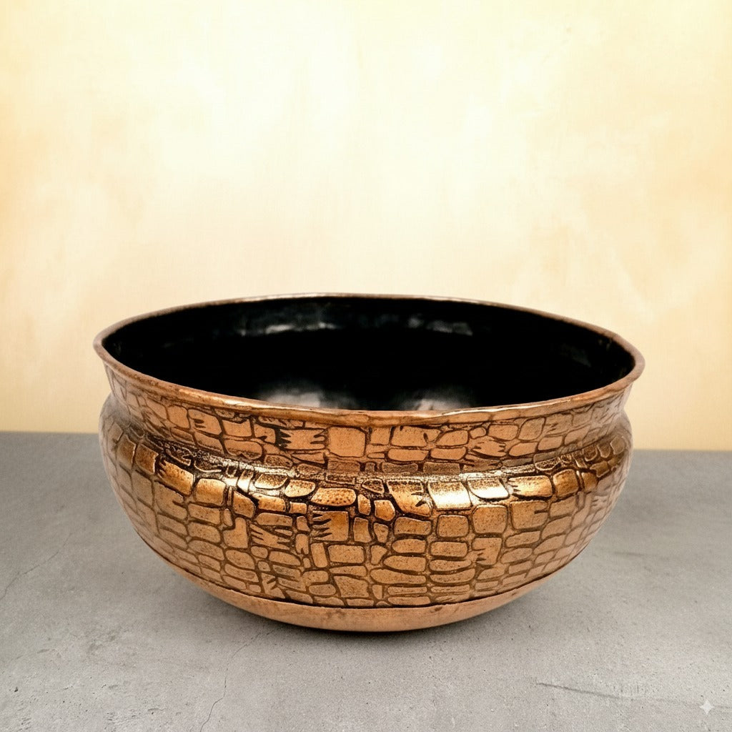 Urli Set | Decorative Basket | Multipurpose Bowl for Fruit, Keys, Jewelry & Home Decor | Handcrafted Metal Urli Bowl Set - 7 Inch (Set Of 2) - Apkamart #Style_Design 1