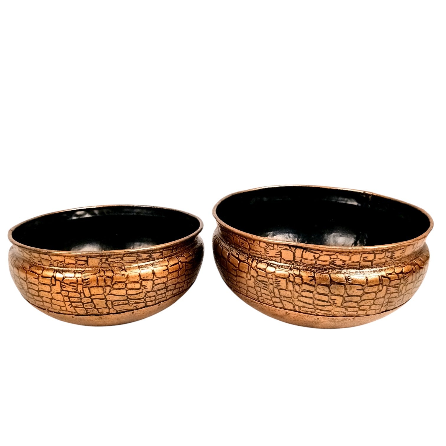 Urli Set | Decorative Basket | Multipurpose Bowl for Fruit, Keys, Jewelry & Home Decor | Handcrafted Metal Urli Bowl Set - 7 Inch (Set Of 2) - Apkamart #Style_Design 1