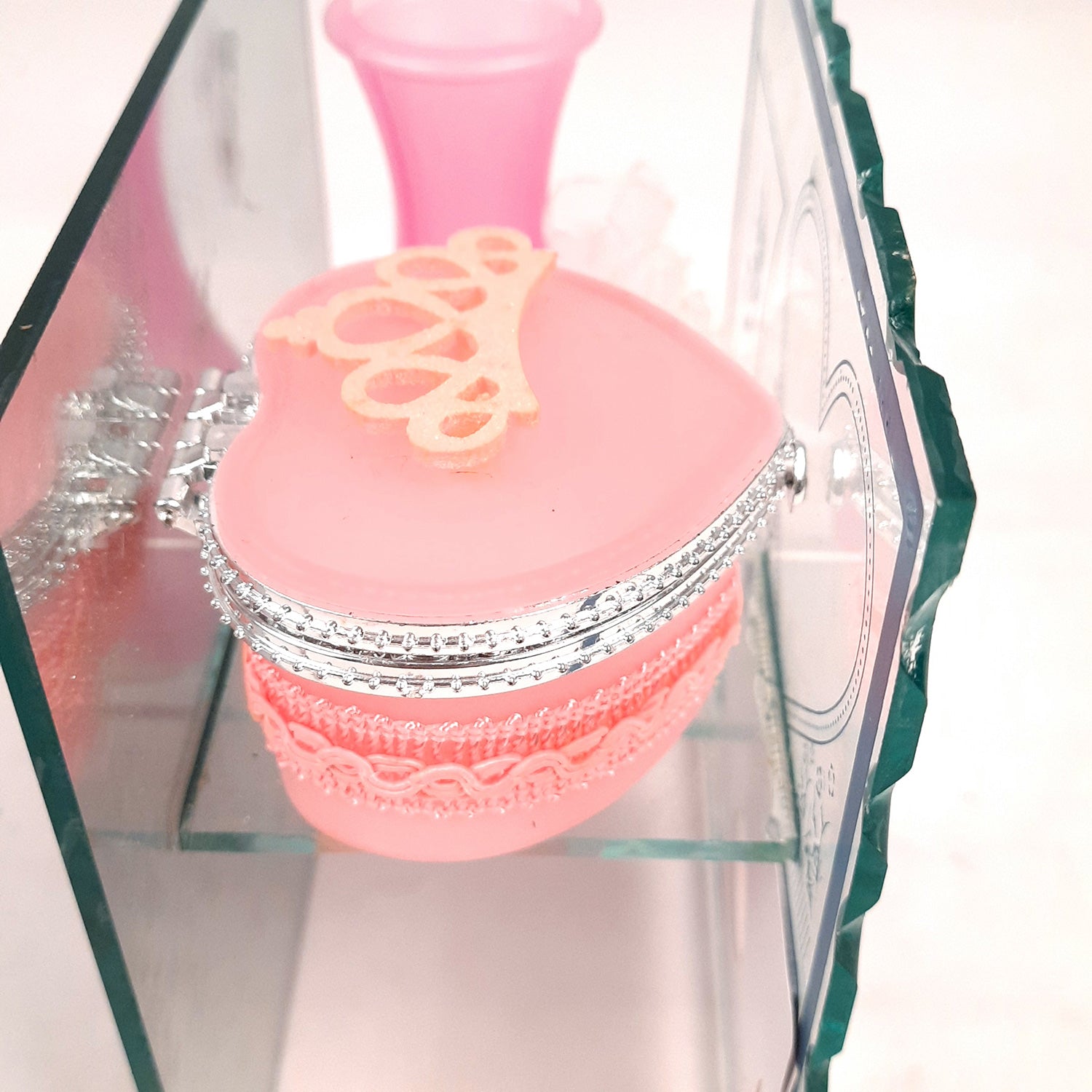 Showpiece Placed In Mirror Box - For Home, Table Decor | Valentine's Day, Anniversary Gifts | Gift for Her - 7 Inch - apkamart #style_style 2