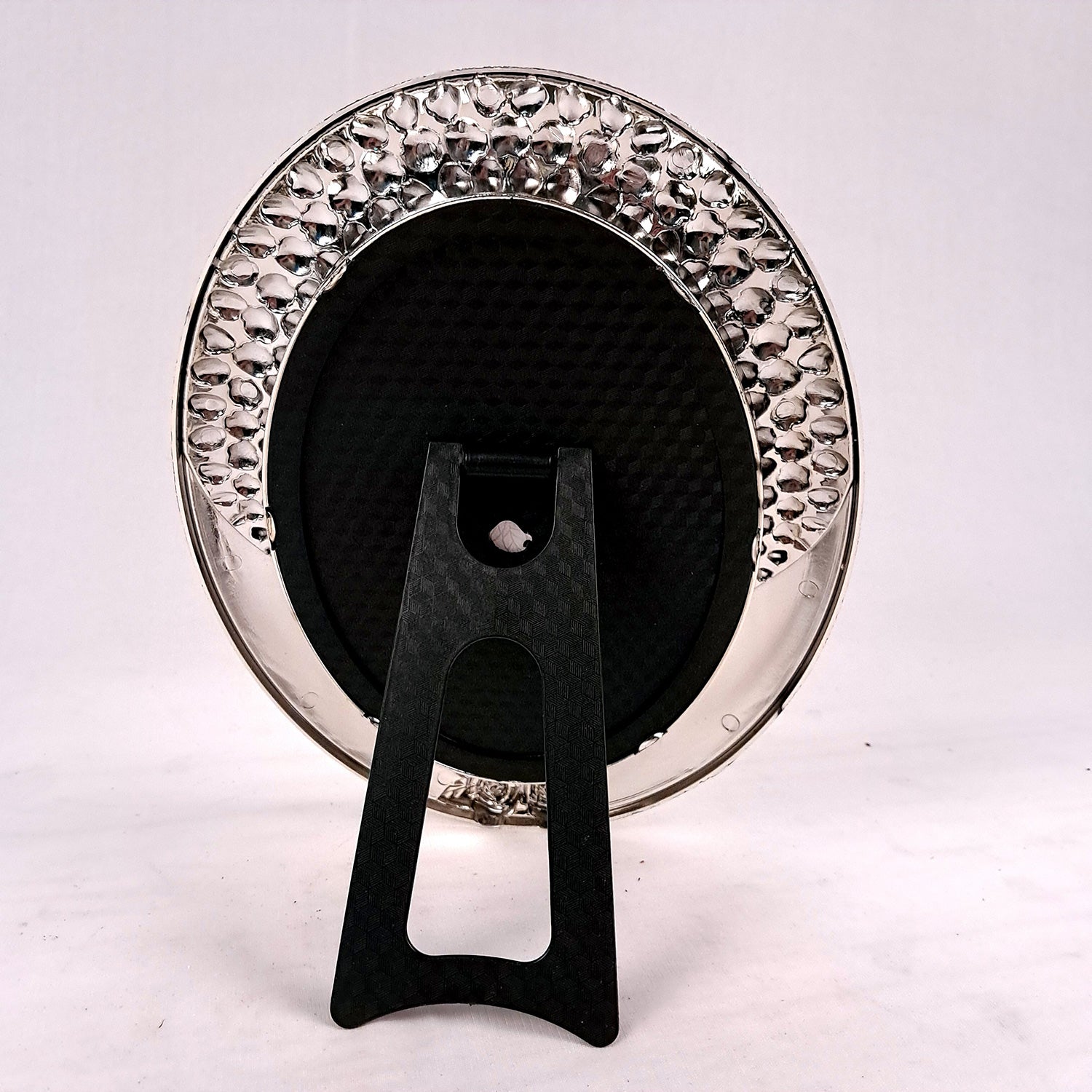 Table Photo Frame | Designer Oval Silver Picture Frames - For Home Decor, Office Desk, Bedroom & Living Room - 11 Inch - Apkamart #Style_Design 3