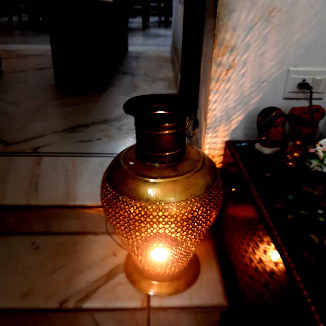 Beautiful LED Vase | Big Showpieces for Living Room - 20 Inch - ApkaMart