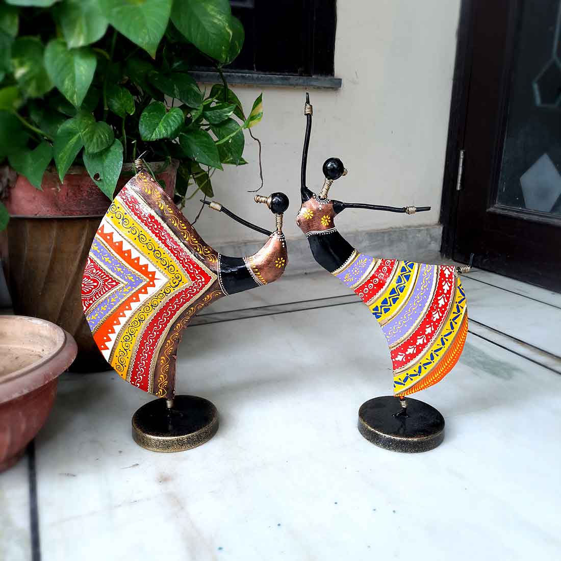 Dancing Lady - Female Figurines - for Side Table Decoration - 16 Inch - Set of 2 - Apkamart #Style_Design 2