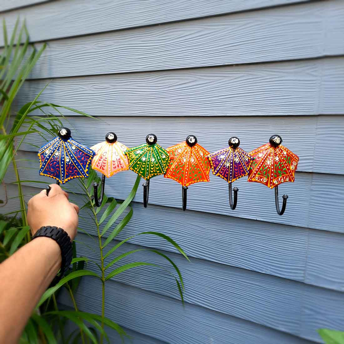 Key Holder Wall Hanging | Metal Wall Hook - Umbrella Design | Keys Organizer Stand - For Home, Entrance, Office Decor & Gifts - 18 Inch (6 Hooks)