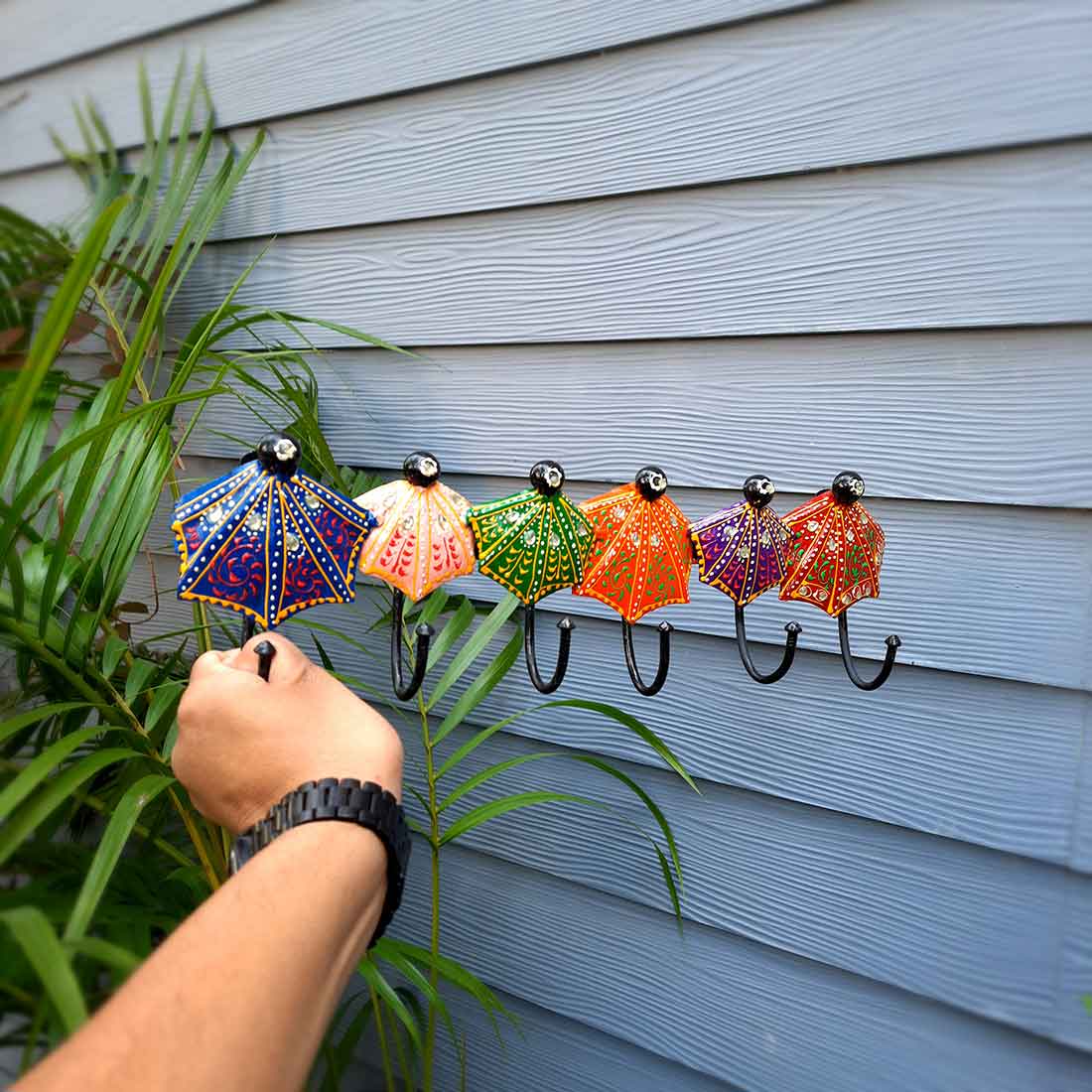 Key Holder Wall Hanging | Metal Wall Hook - Umbrella Design | Keys Organizer Stand - For Home, Entrance, Office Decor & Gifts - 18 Inch (6 Hooks)