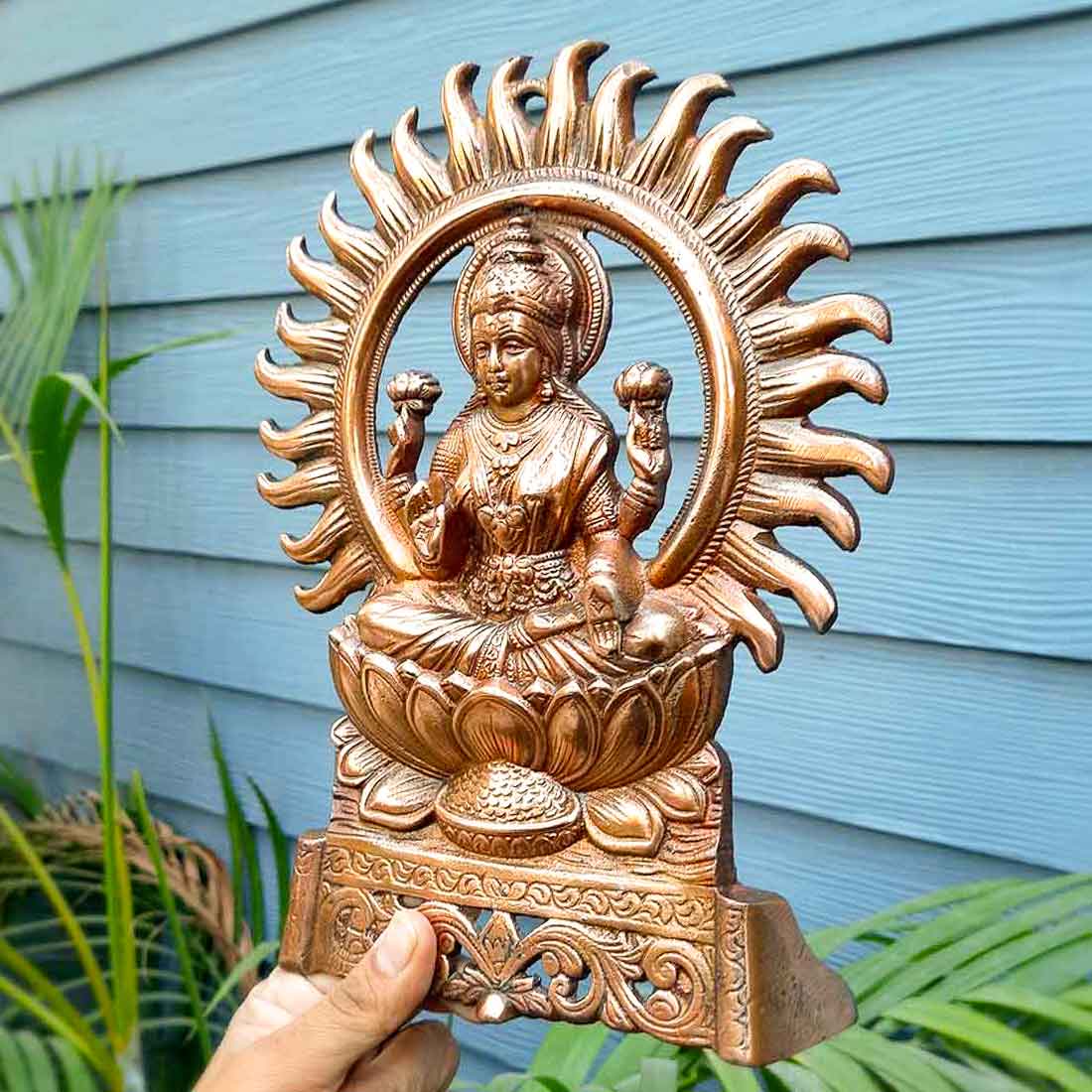 Lakshmi Idol Wall Hanging | Goddess Laxmi Sitting On Lotus / Kamal Wall Statue Decor |Religoius & Spiritual Wall Art - For Diwali, Puja, Home & Entrance Living Room & Gift - 11 Inch