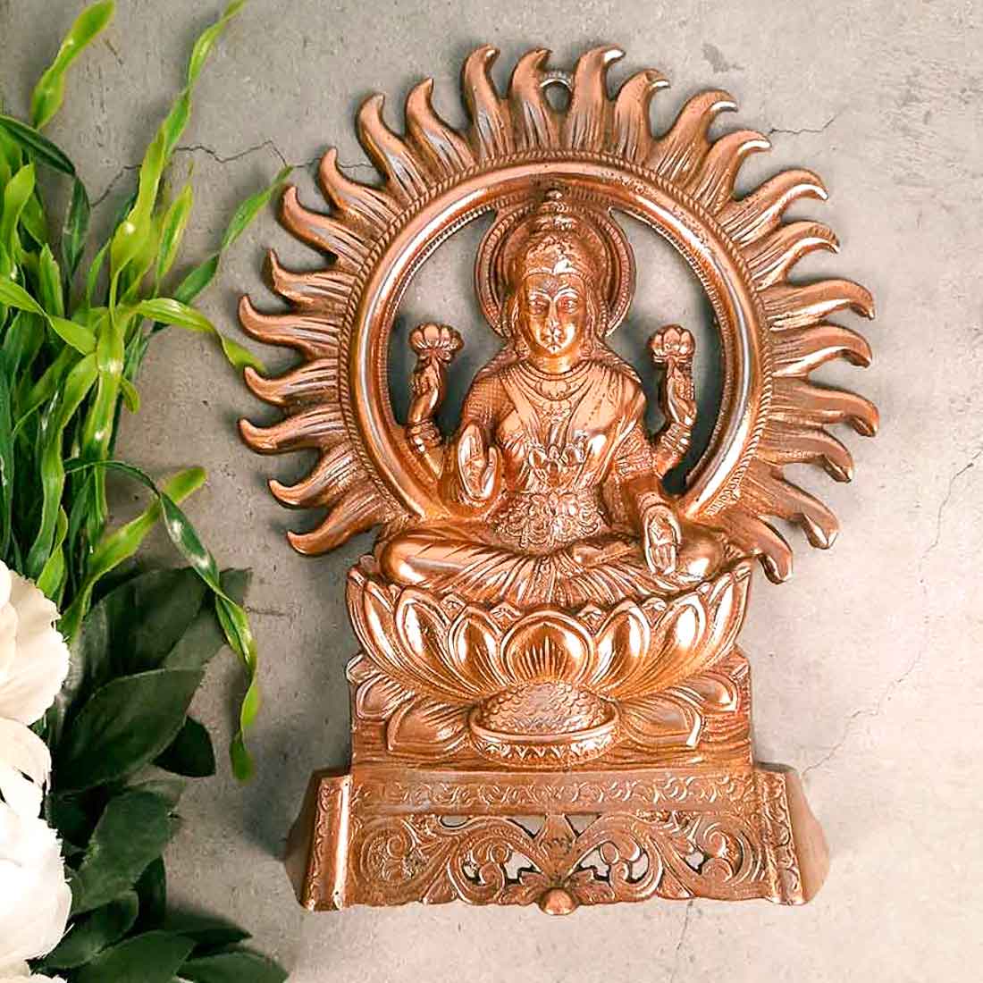 Lakshmi Idol Wall Hanging | Goddess Laxmi Sitting On Lotus / Kamal Wall Statue Decor |Religoius & Spiritual Wall Art - For Diwali, Puja, Home & Entrance Living Room & Gift - 11 Inch
