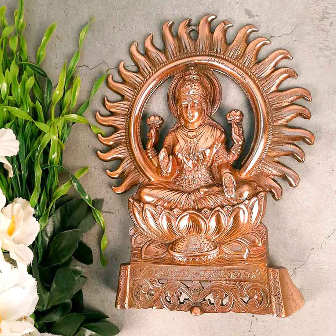 Lakshmi Idol Wall Hanging | Goddess Laxmi Sitting On Lotus / Kamal Wall Statue Decor |Religoius & Spiritual Wall Art - For Diwali, Puja, Home & Entrance Living Room & Gift - 11 Inch