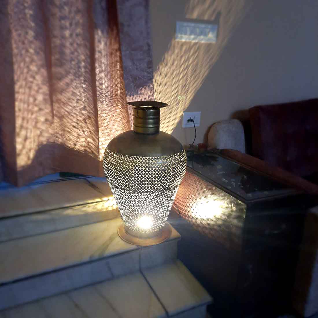 Vintage Vase with LED Lights - Antique Showpiece - For Table Decor & Gifts - 26 Inch