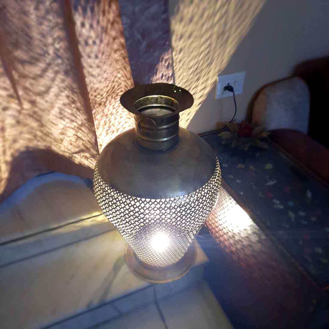 Vintage Vase with LED Lights - Antique Showpiece - For Table Decor & Gifts - 26 Inch