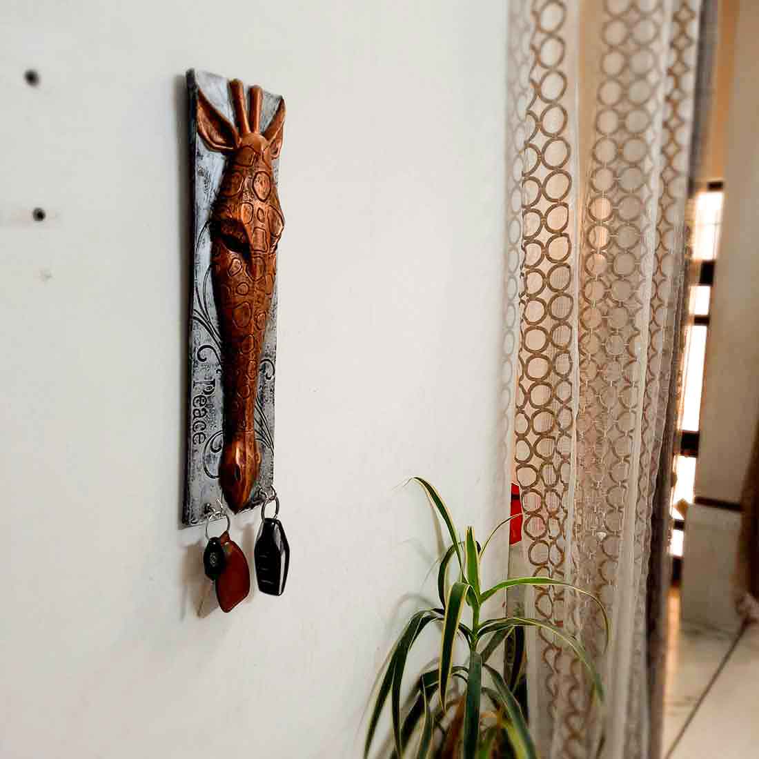 Key Holder Giraffe Design | Decorative Wall Hanger -16 Inches - ApkaMart