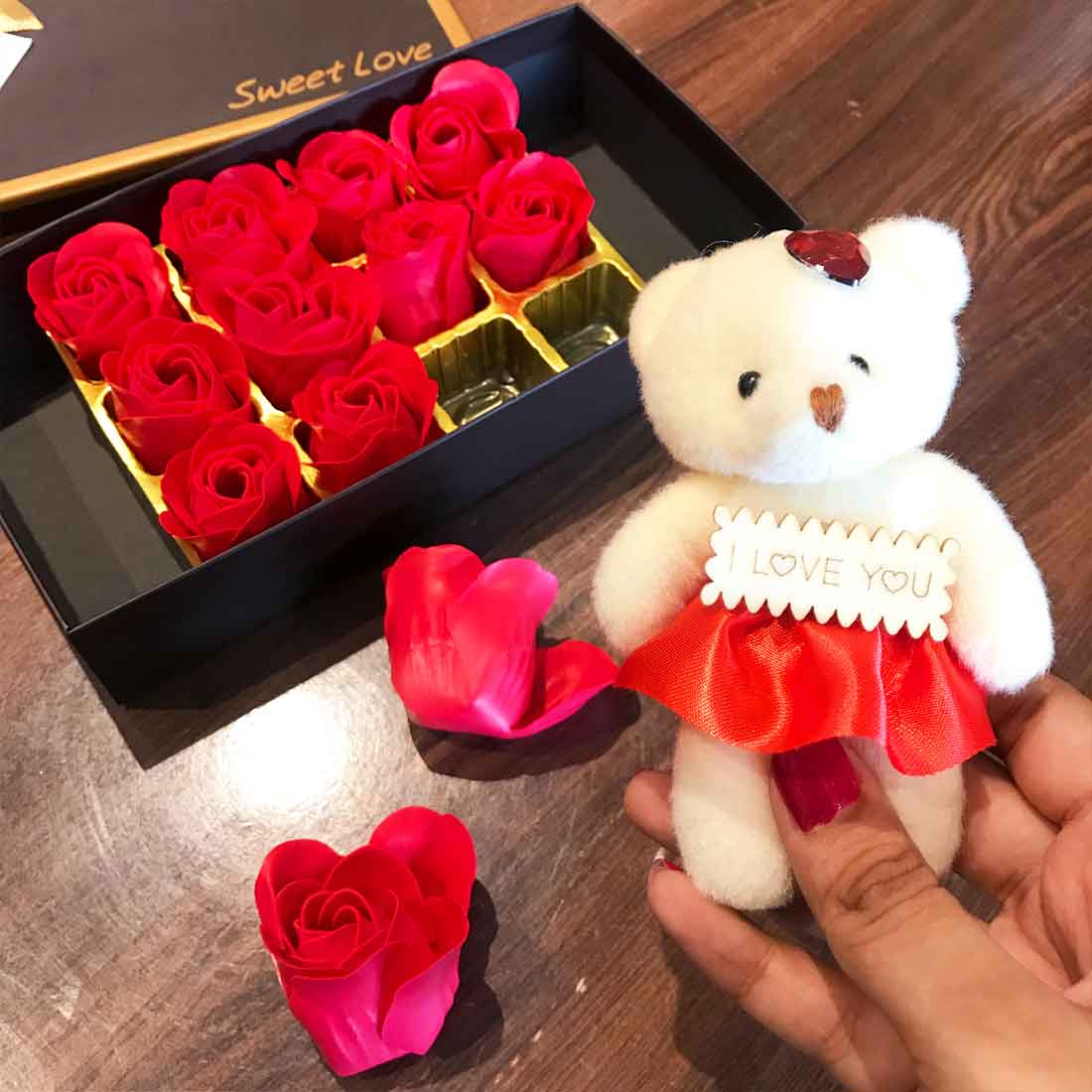 Valentines Day Gift Set - For Girlfriend / Boyfriend / Husband / Wife - ApkaMart