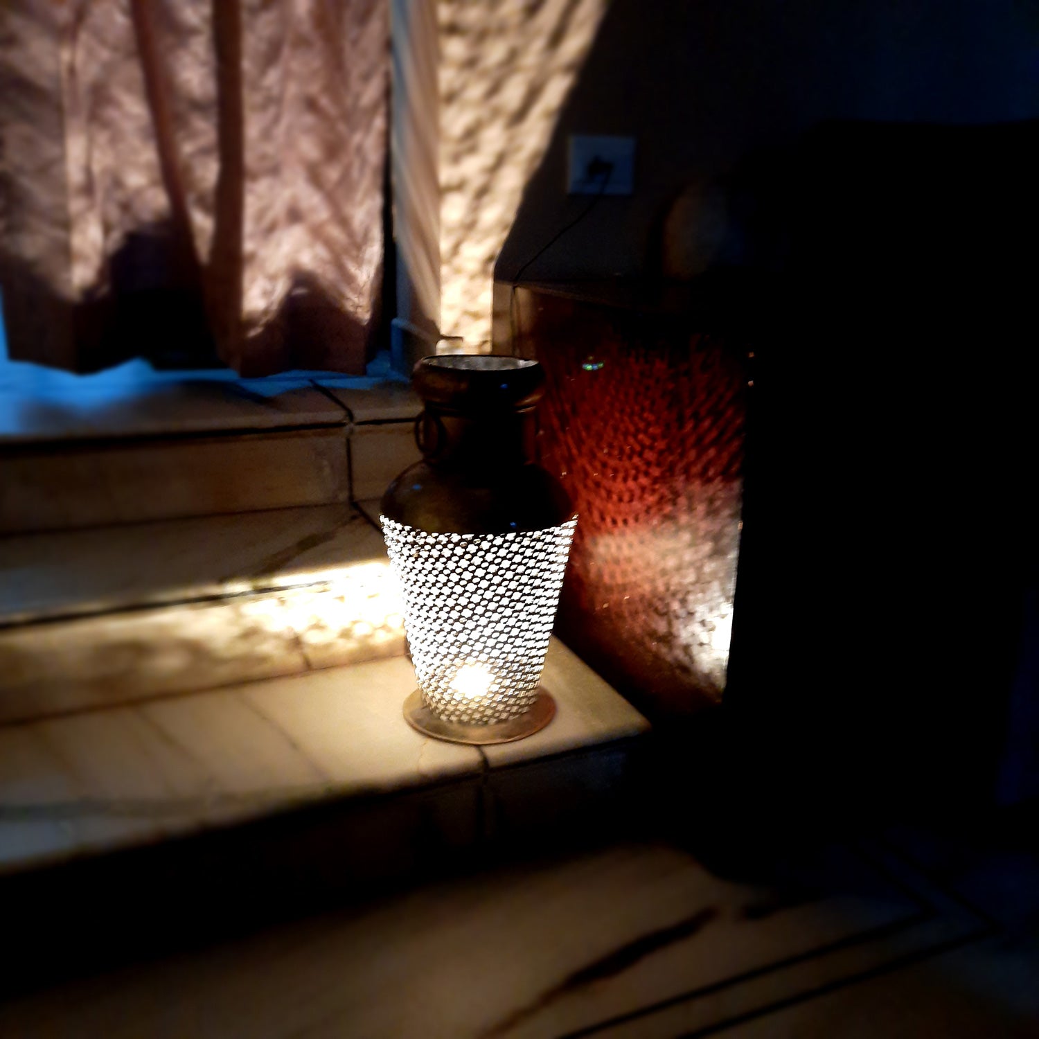 Corner Vase With Led Light | LED Lamp | Showpiece - for Home, Living Room, Bedroom & Gifts - 17 Inch - Apkamart