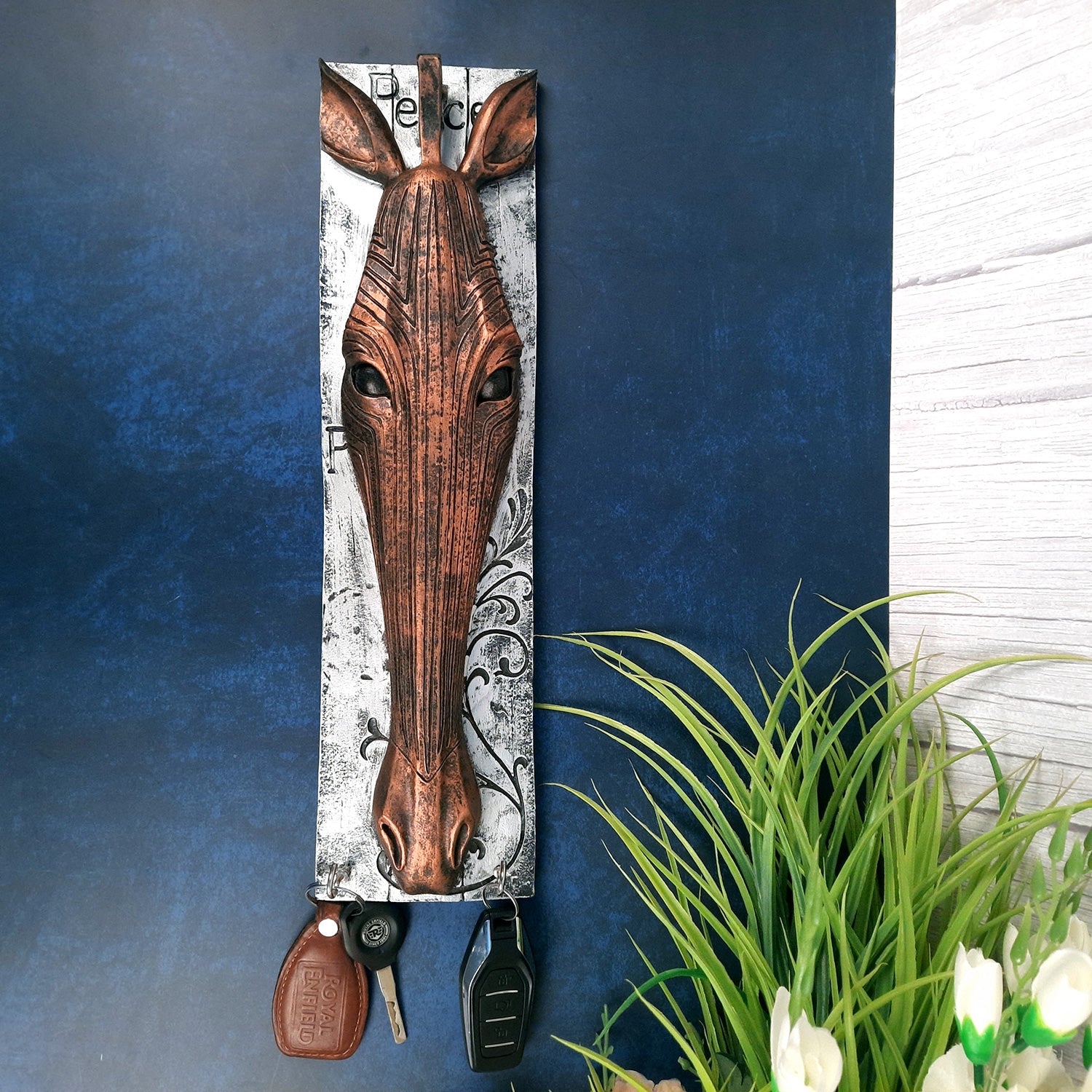 Key Holder Wall Hanging | Key Hook Hanger Stand - Giraffe Design  | Keys Organizer - For Home, Entrance, Office Decor & Gifts - 16 Inch (2 Hooks)