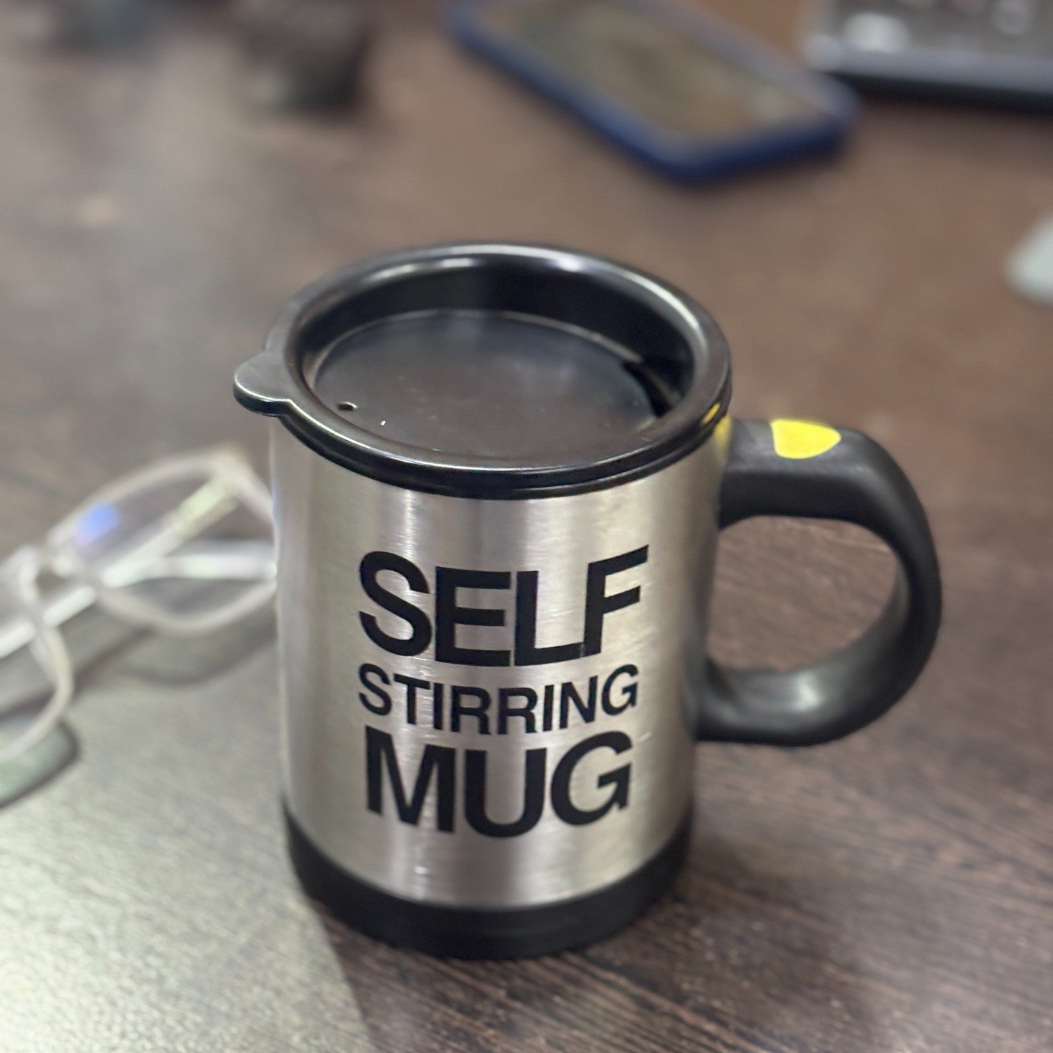 Self-Stirring Coffee Mug with Lid | Automatic Mixing Mug with Battery Operation | Portable Stainless Steel Mug for Coffee, Milk & Beverages – Spill-Proof - 400ml - Apkamart