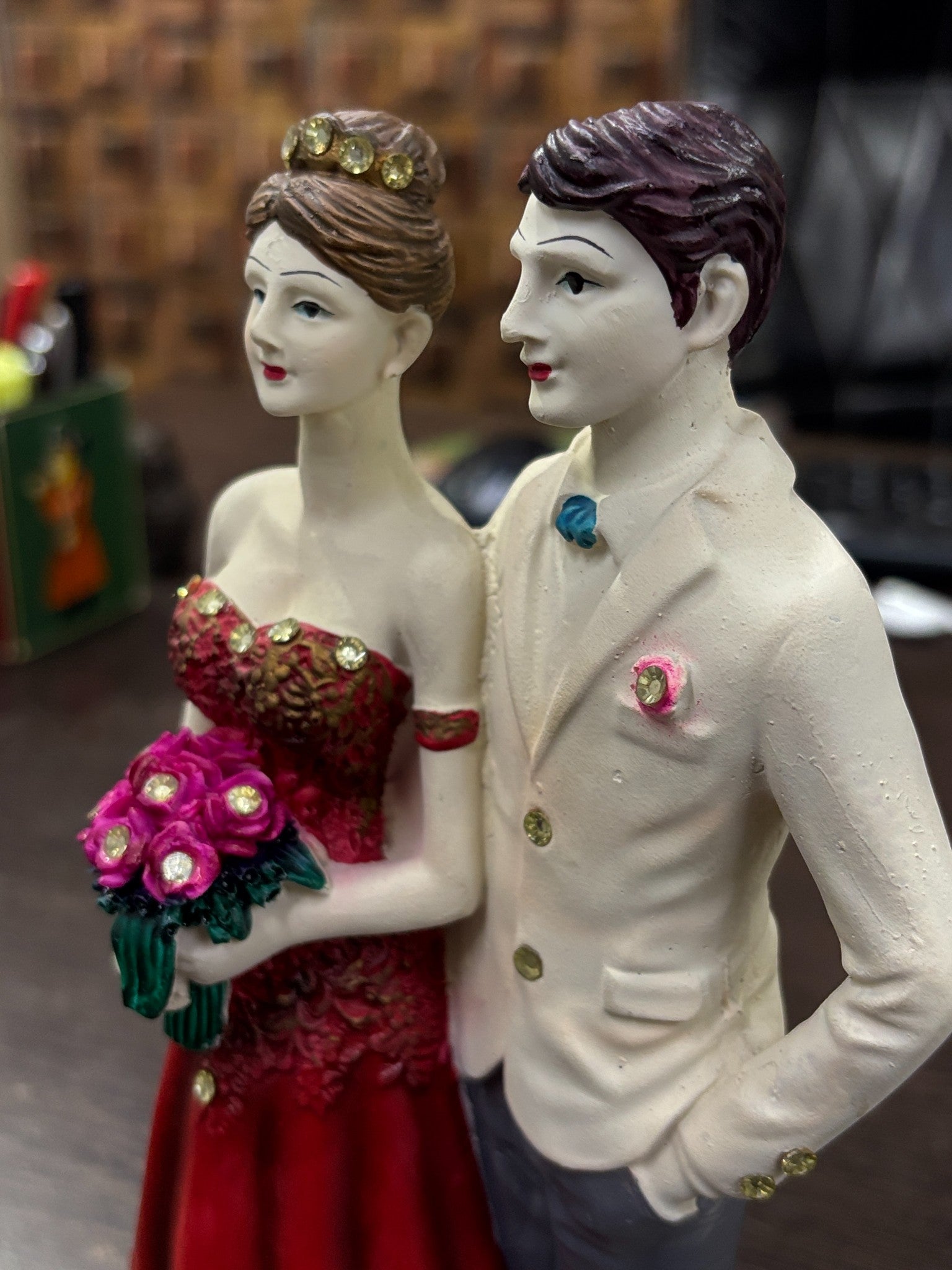 Love Couple Figurine | Romantic Resin Showpiece for Home Decoration | Perfect Gift for Anniversary, Valentine’s Day & Wedding - 10 Inch - Apkamart