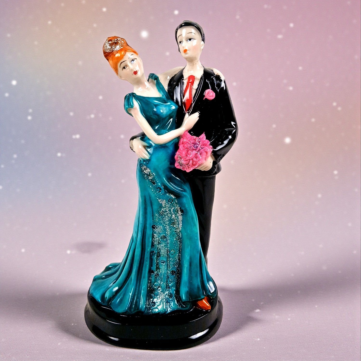 Romantic Couple Showpiece | Love Figurine Decorative Sculpture for Home Décor | Romantic Figurine for Living Room, Bedroom & Gifting - 9 Inch - Apkamart